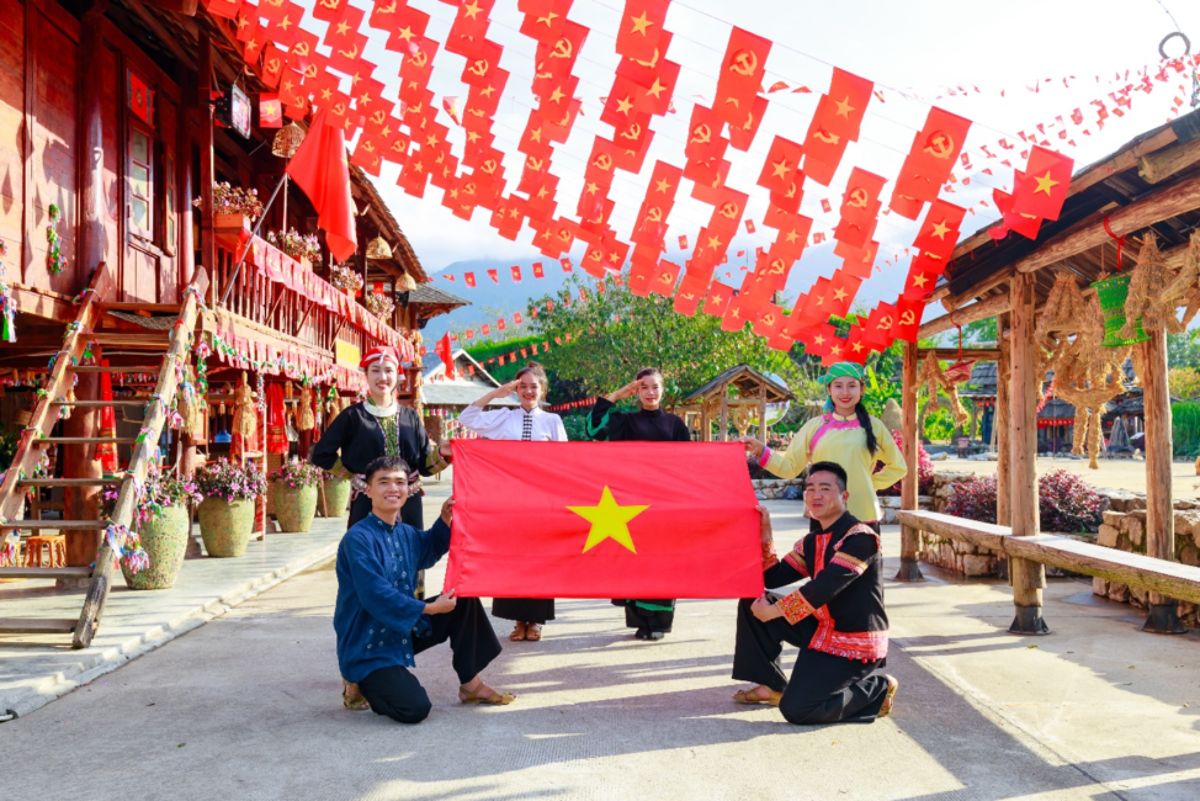 nhung-le-thuong-co-dac-biet-tren-noc-nha-dong-duong-dip-2-9-3.png