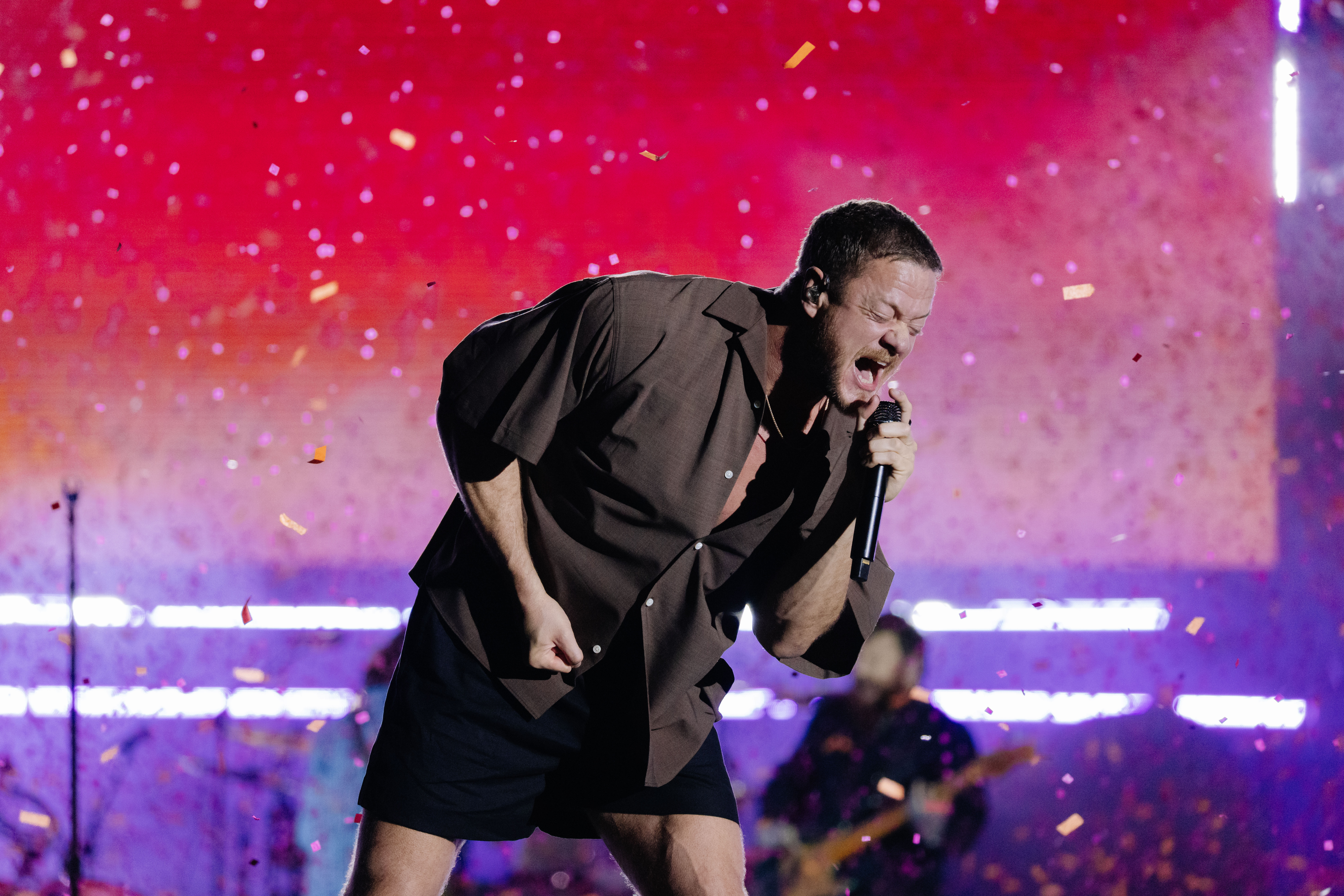 imagine-dragons-va-dan-sao-viet-mang-khoanh-khac-bung-no-toi-8wonder-winter-3.2.jpeg