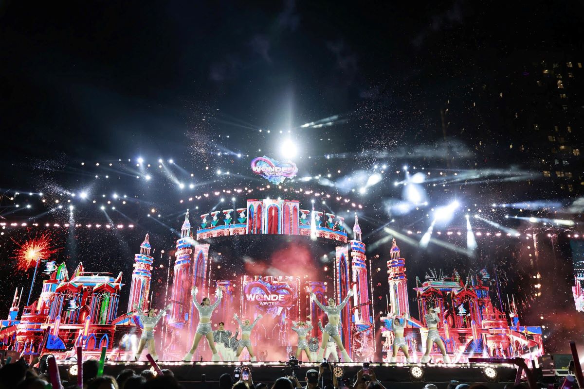 imagine-dragons-va-dan-sao-viet-mang-khoanh-khac-bung-no-toi-8wonder-winter-9.jpg