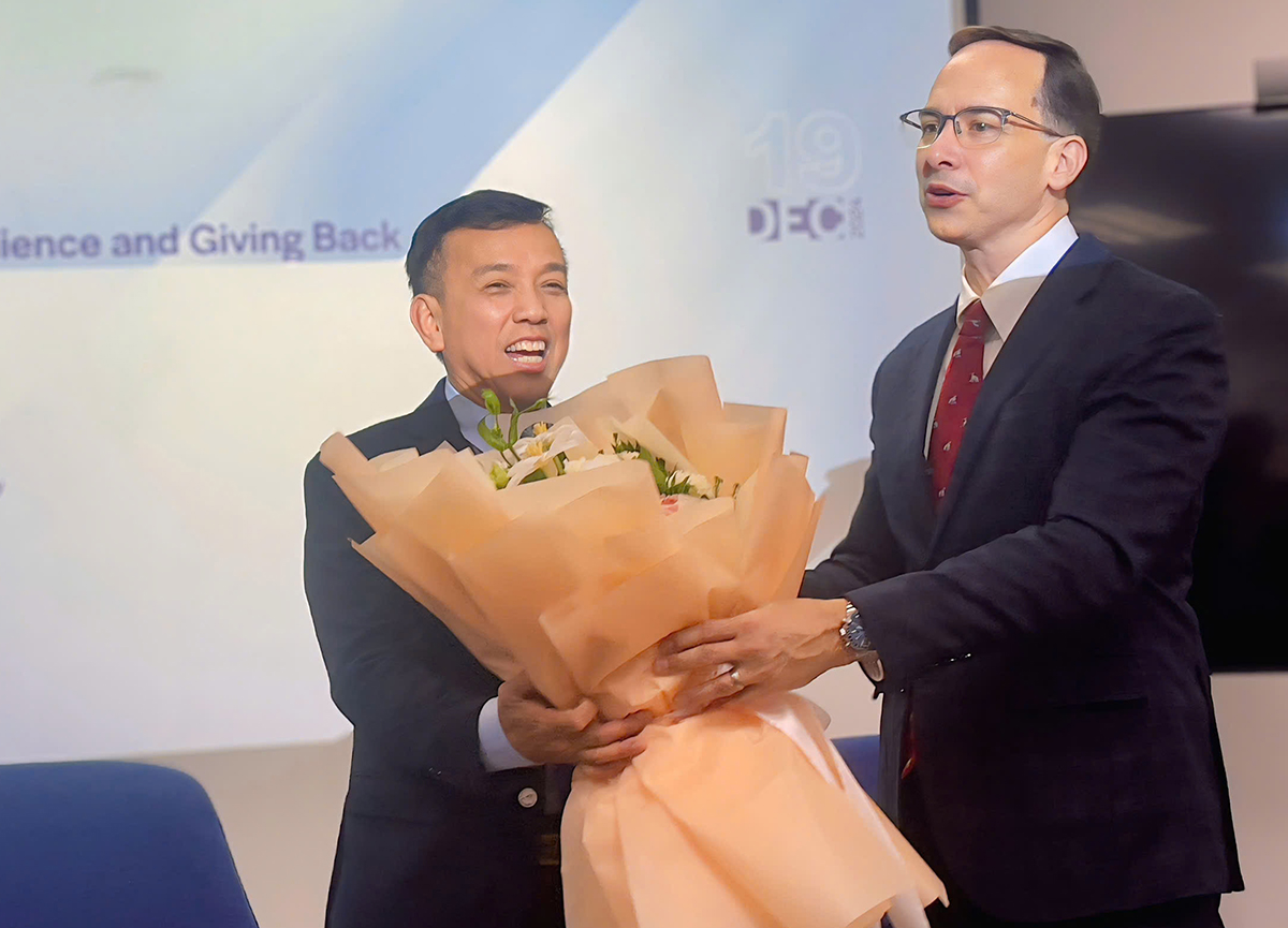 doanh-nhan-david-duong-tai-tro-5-trieu-usd-hoc-bong-cho-fulbright-viet-nam-4.jpg