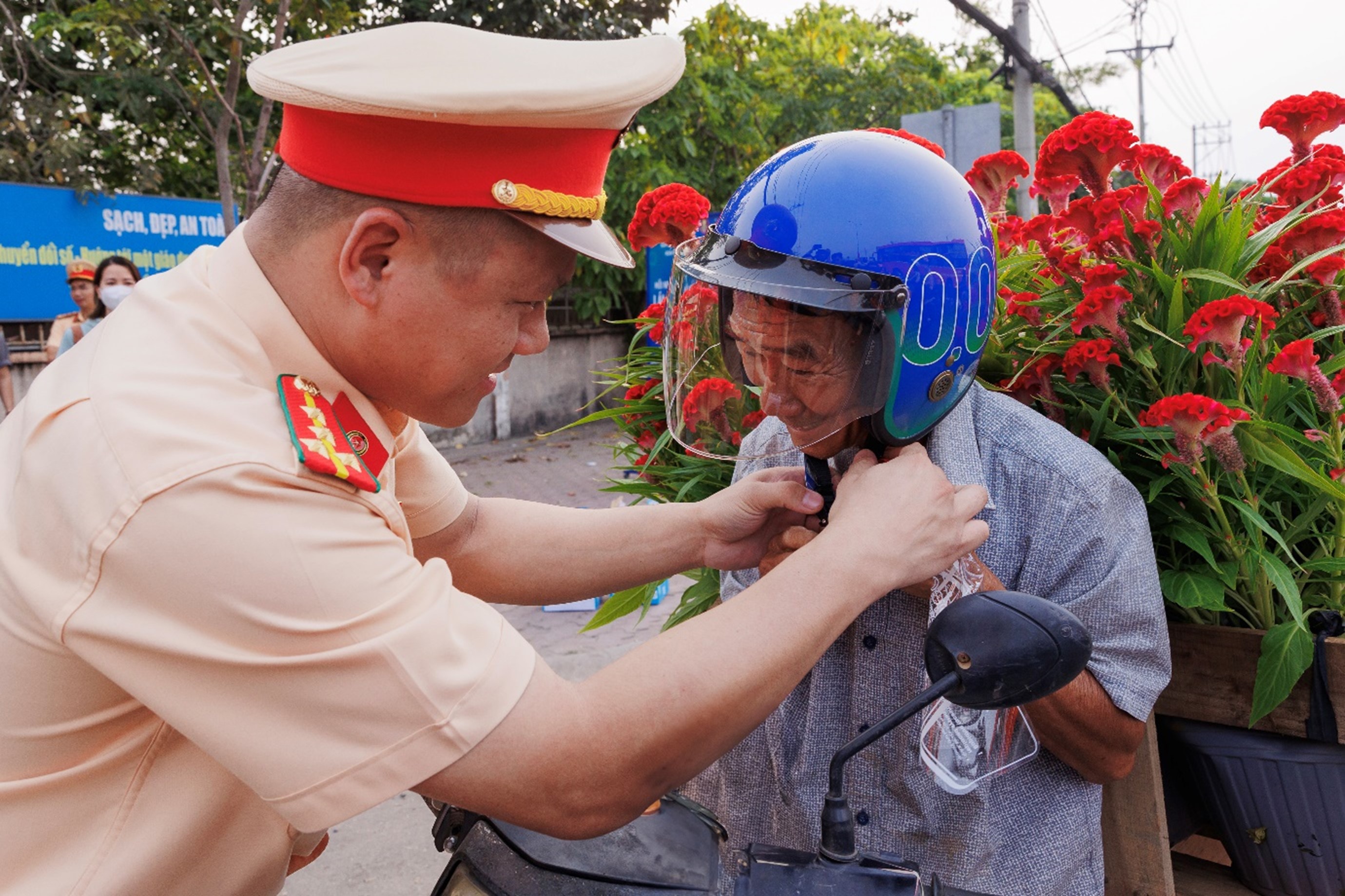 uong-co-trach-nhiem-gop-phan-giam-vi-pham-nong-do-con-tet-nguyen-dan-at-ty-2025-5.jpg