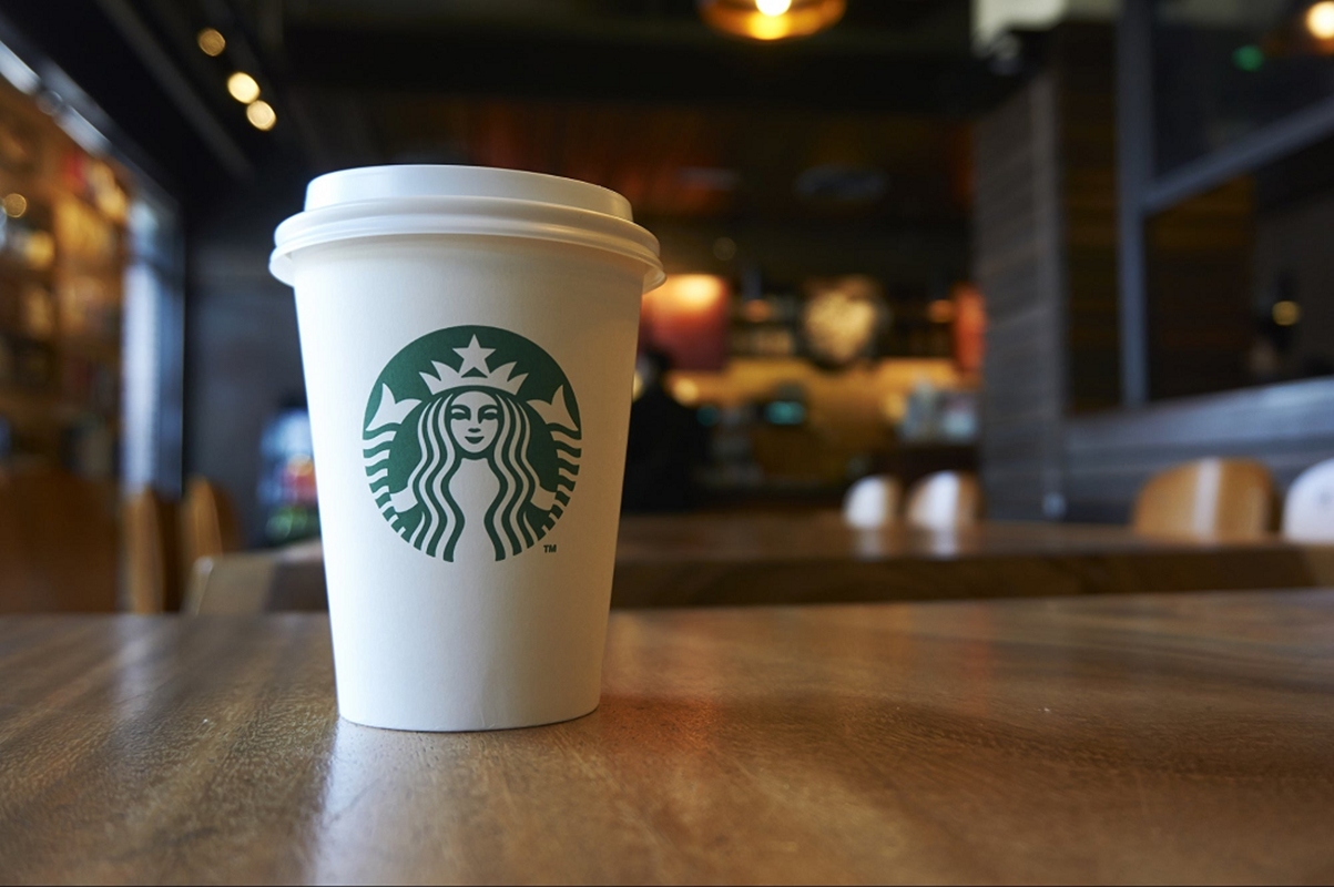 kinh-hai-trieu-starbucks-va-nghe-thuat-chinh-phuc-cam-xuc-khach-hang-3.png