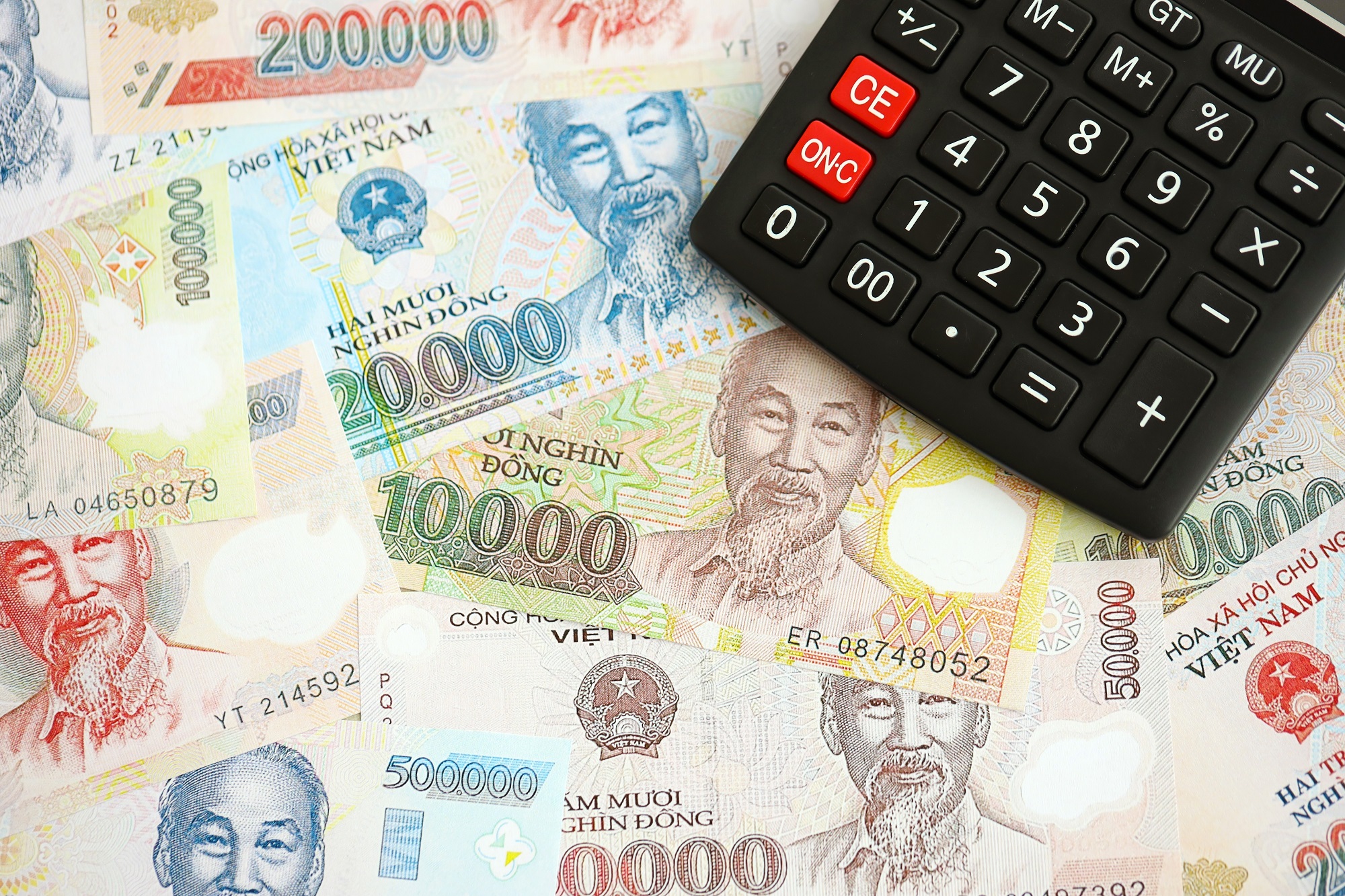ngan-hang-dong-loat-trien-khai-uu-dai-hap-dan-dip-cuoi-nam.jpg