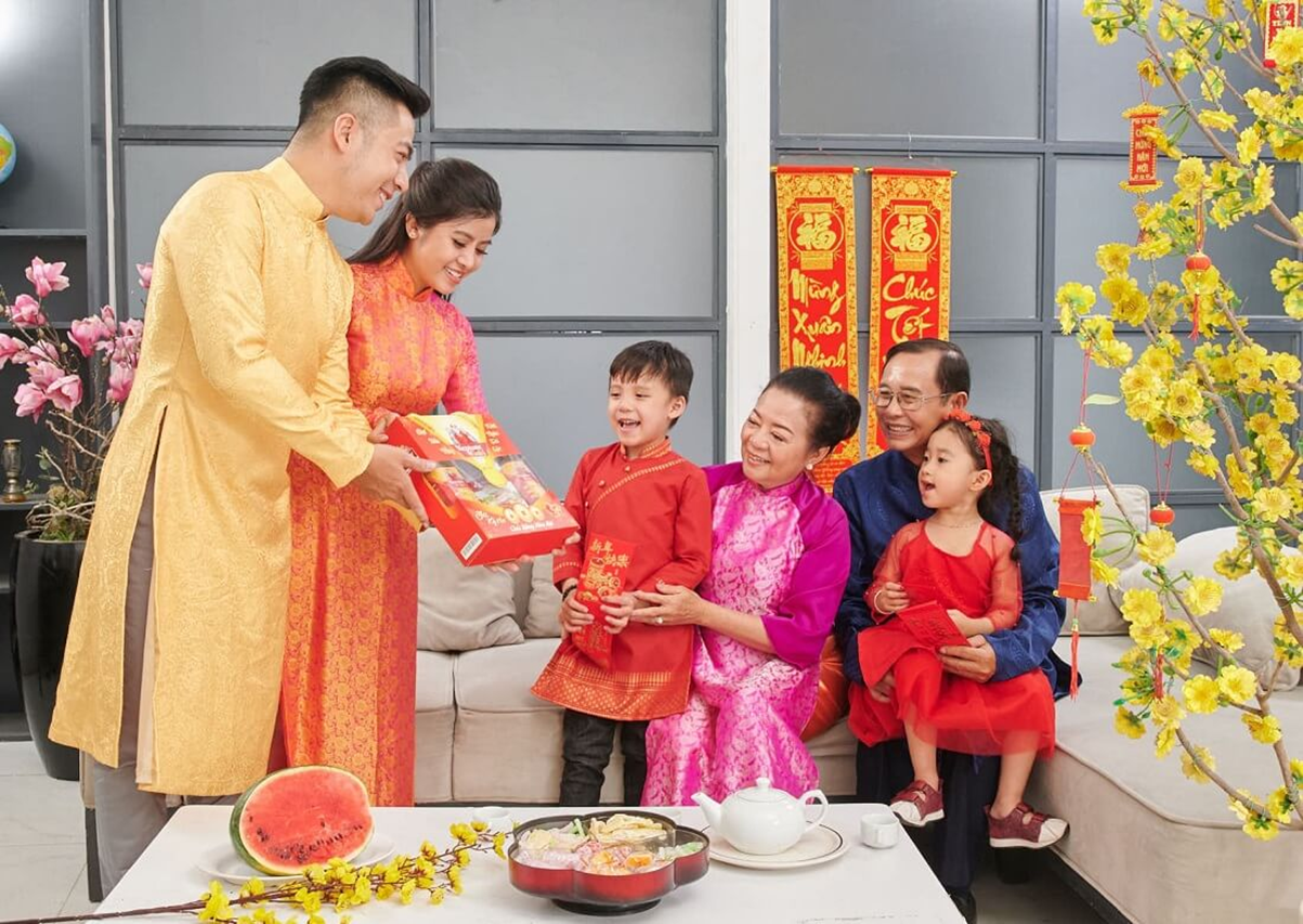 hop-qua-tet-xu-huong-tieu-dung-moi-cua-nguoi-viet.png