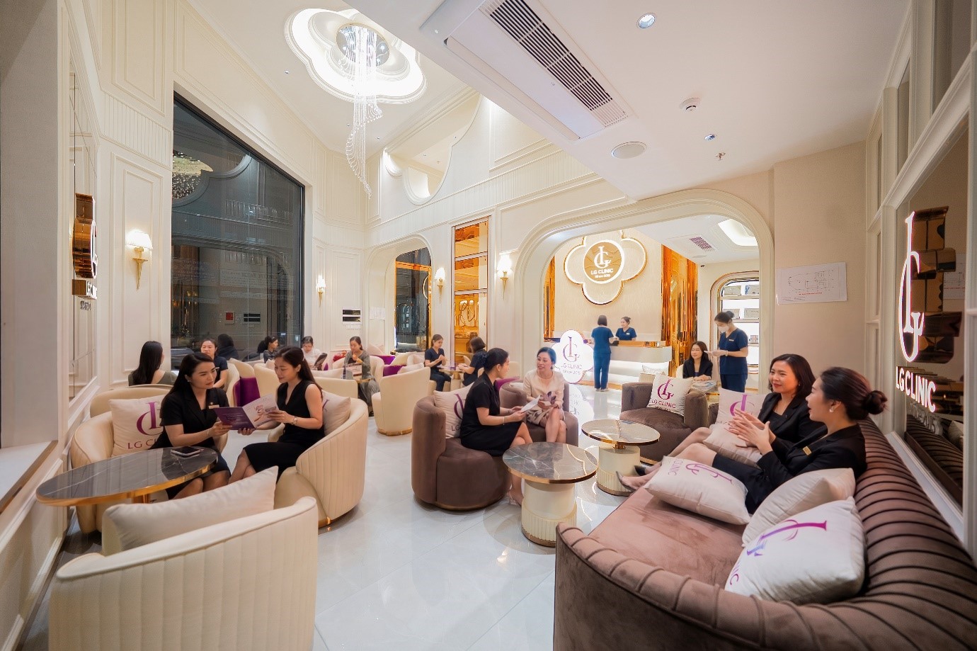 lg-clinic-dau-tu-26-5-ty-nang-cap-chi-nhanh-luxury-tan-phu-4.jpg
