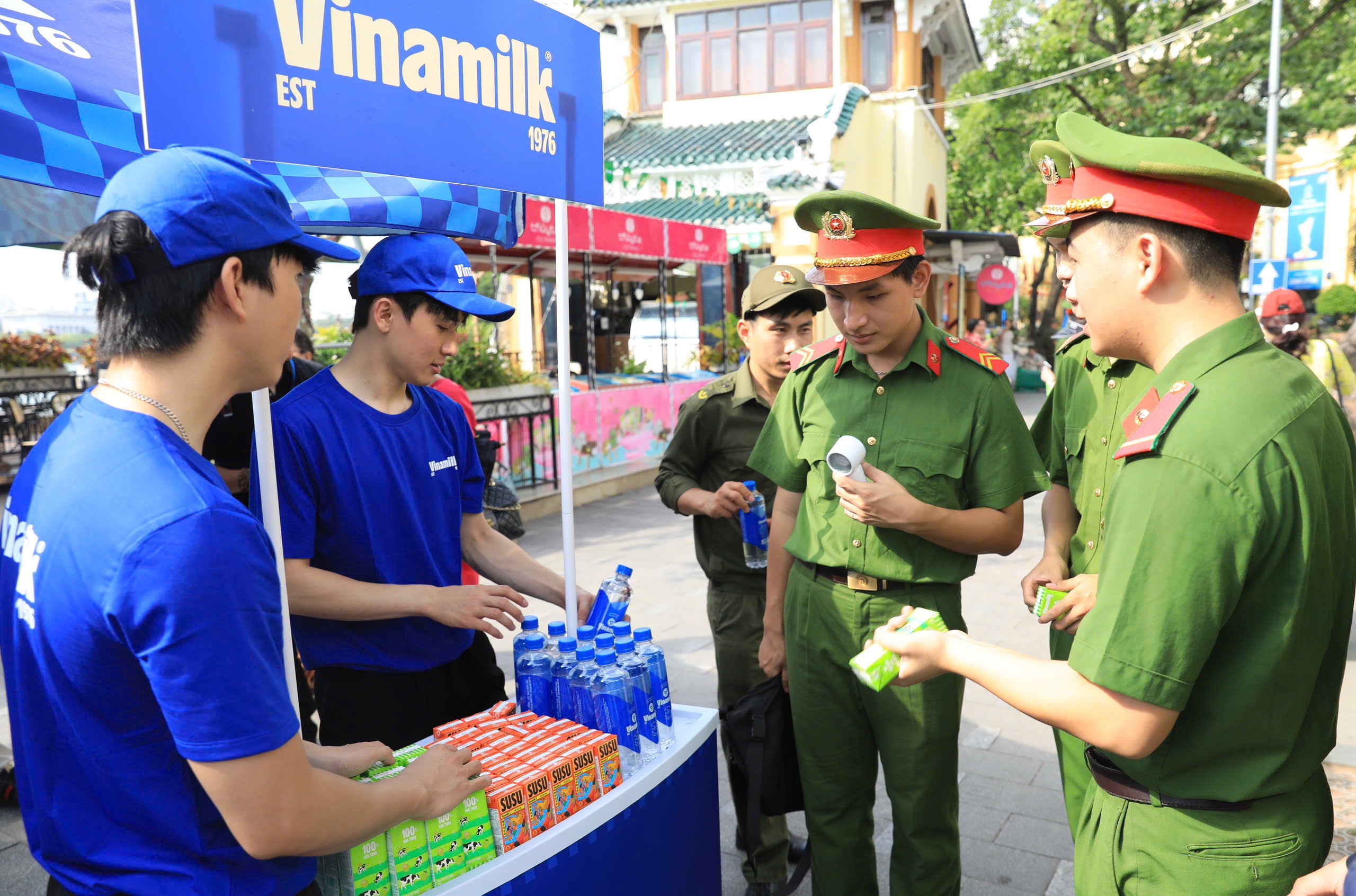 Vinamilk hỗ trợ 40.000 sản phẩm dinh dưỡng cho chương trình ‘Tổ quốc bình yên’