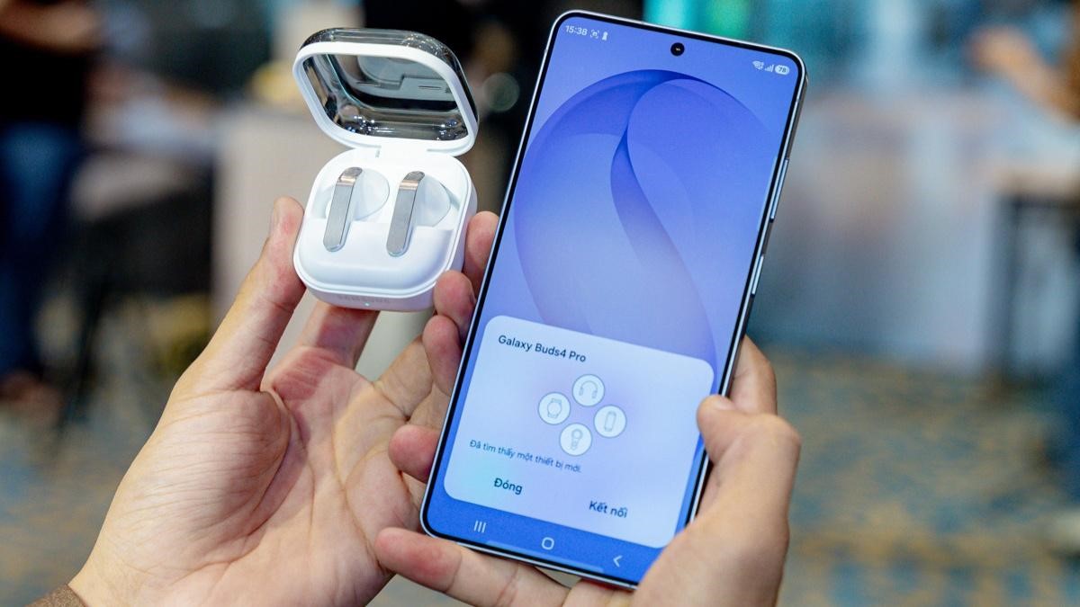 danh-gia-tai-nghe-bluetooth-samsung-2026-mau-nao-dang-dong-tien-bat-gao-3.jpg