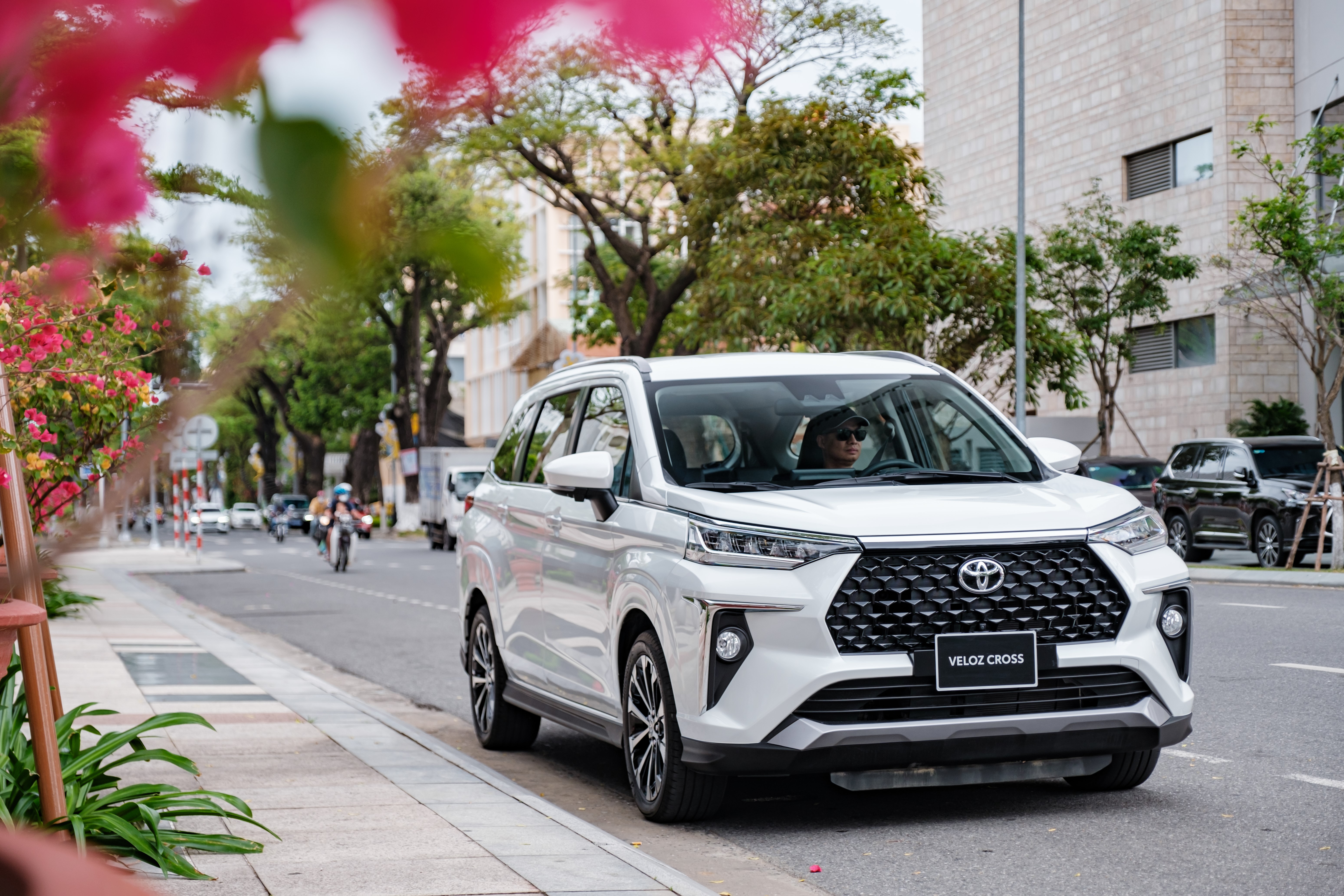 Toyota Veloz Cross: Từ phương tiện thành bài toán đầu tư