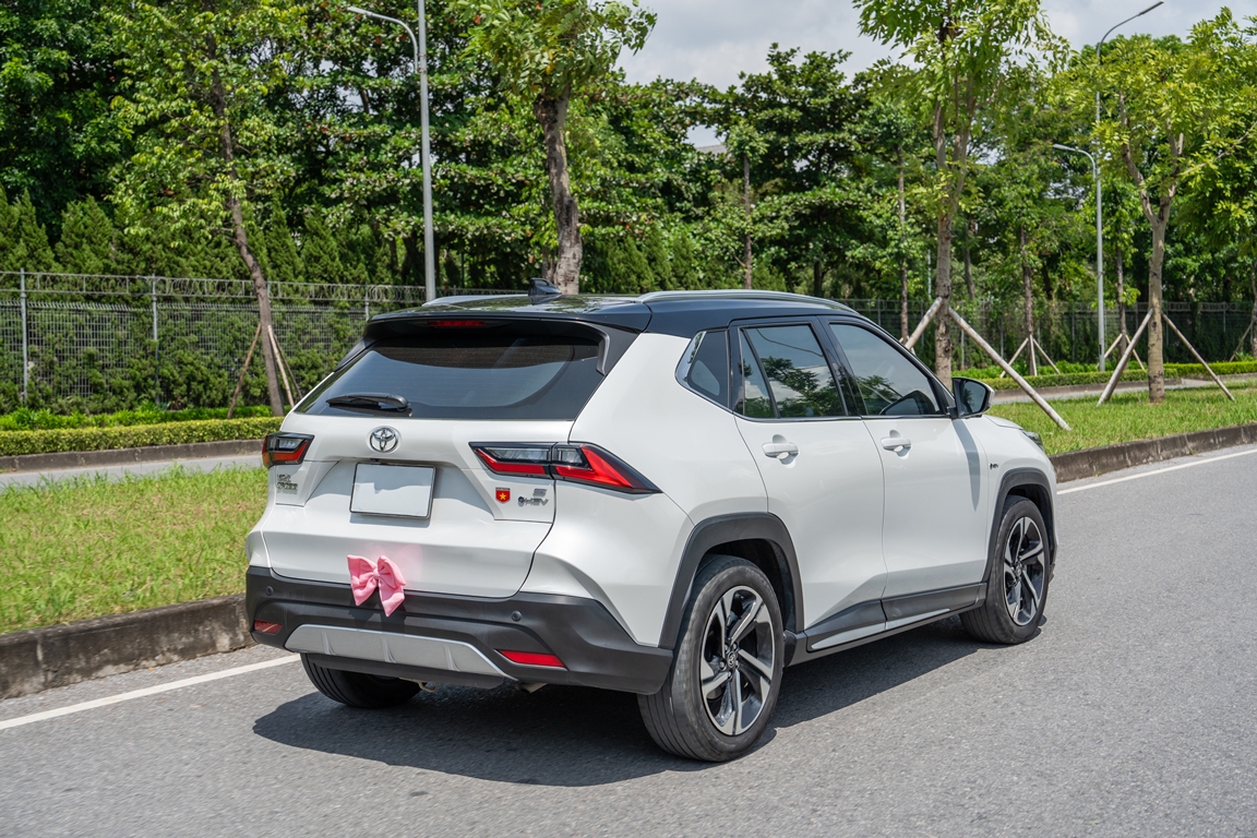 Doanh số Toyota Yaris Cross HEV tăng nhờ thị trường dần quen với xăng E10