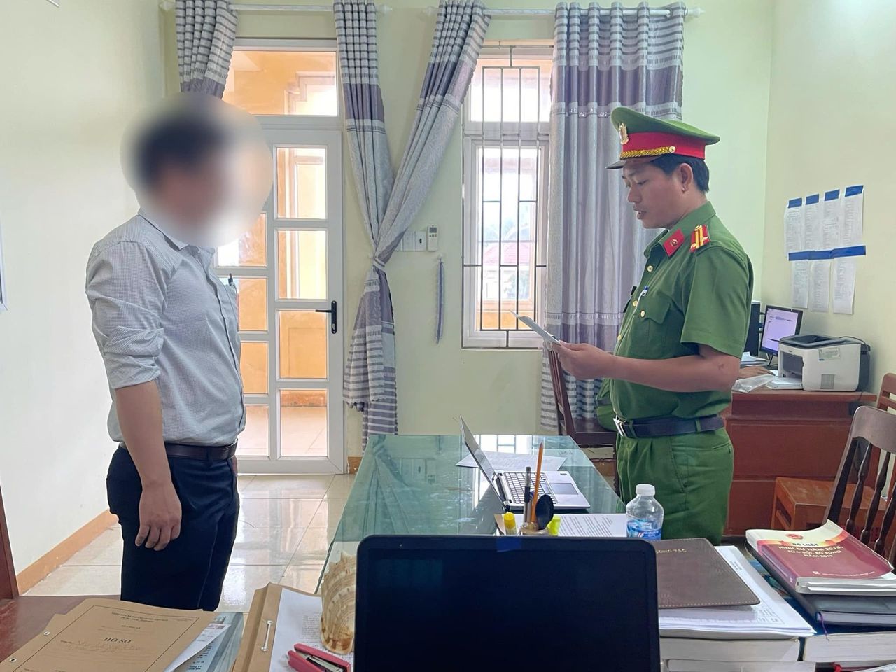 Kỹ thuật viên trưởng Trung tâm y tế trộm của trung tâm hơn 1 tấn chì