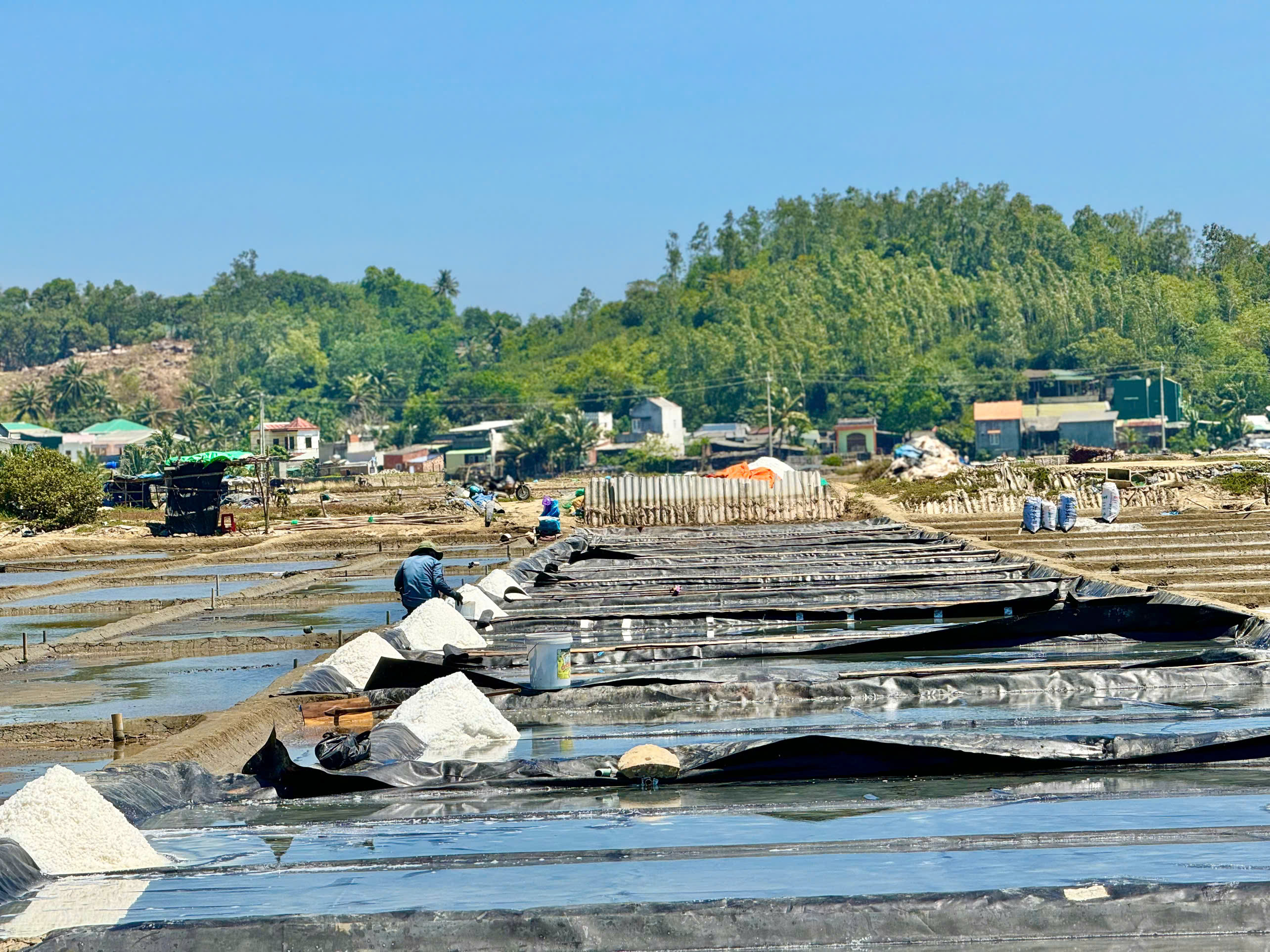 200-nam-nghe-lam-muoi-sa-huynh-o-quang-ngai- (21).jpg