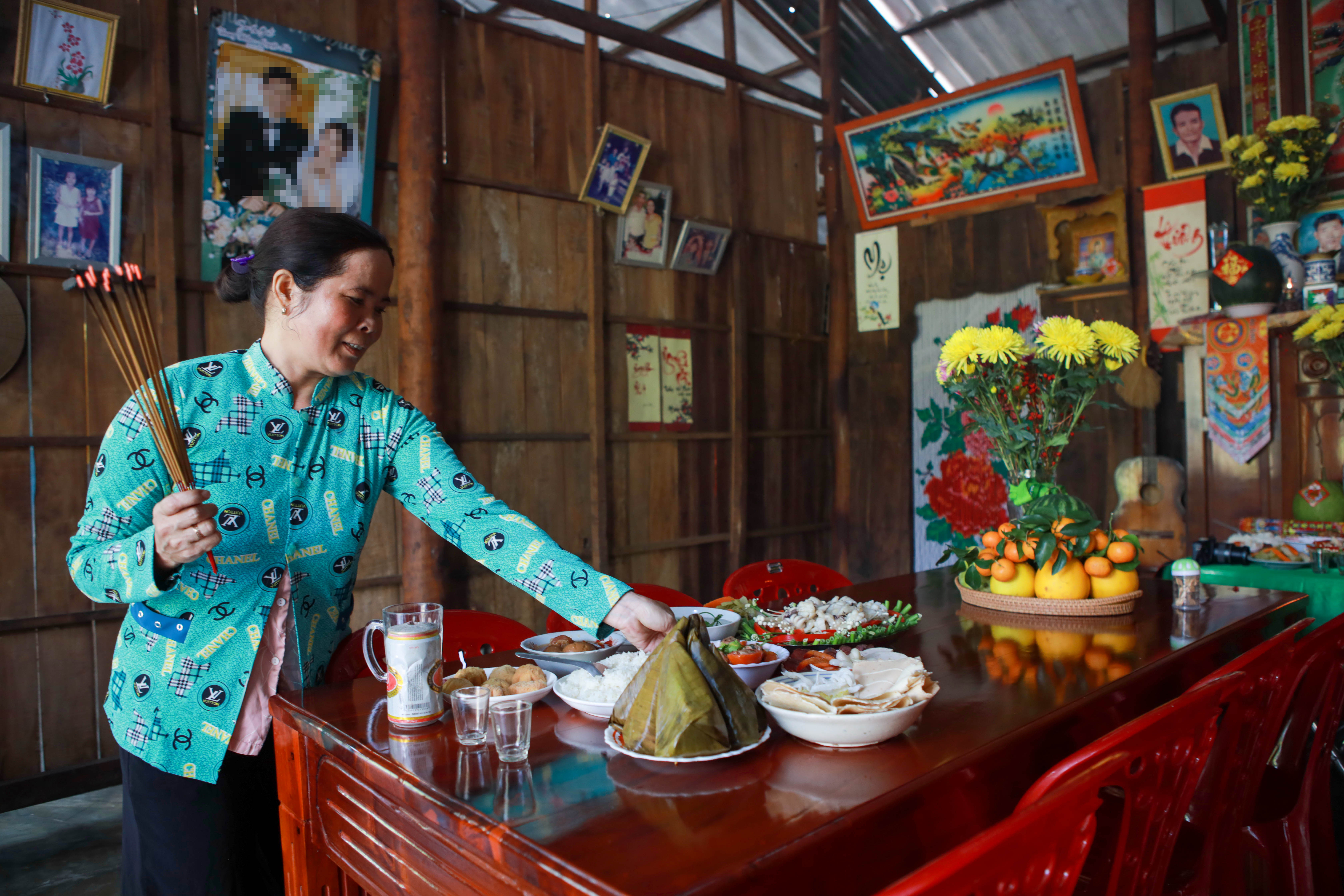 ban-tho-gia-tien-cua-nguoi-mien-tay-ngay-tet-13jpg (22).jpg