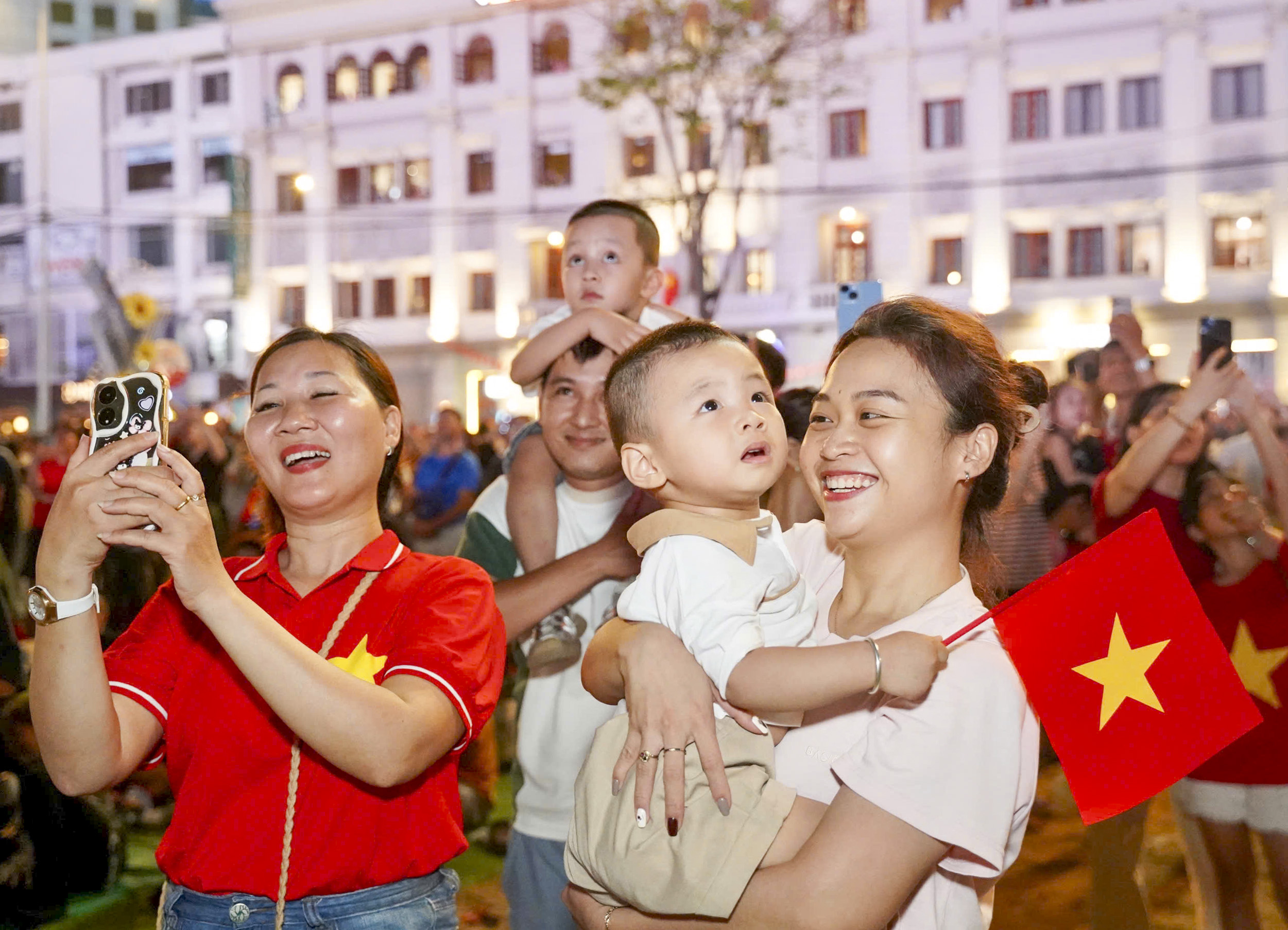 Chương trình nghệ thuật Sắc màu thành phố mang tên Bác (20).jpg