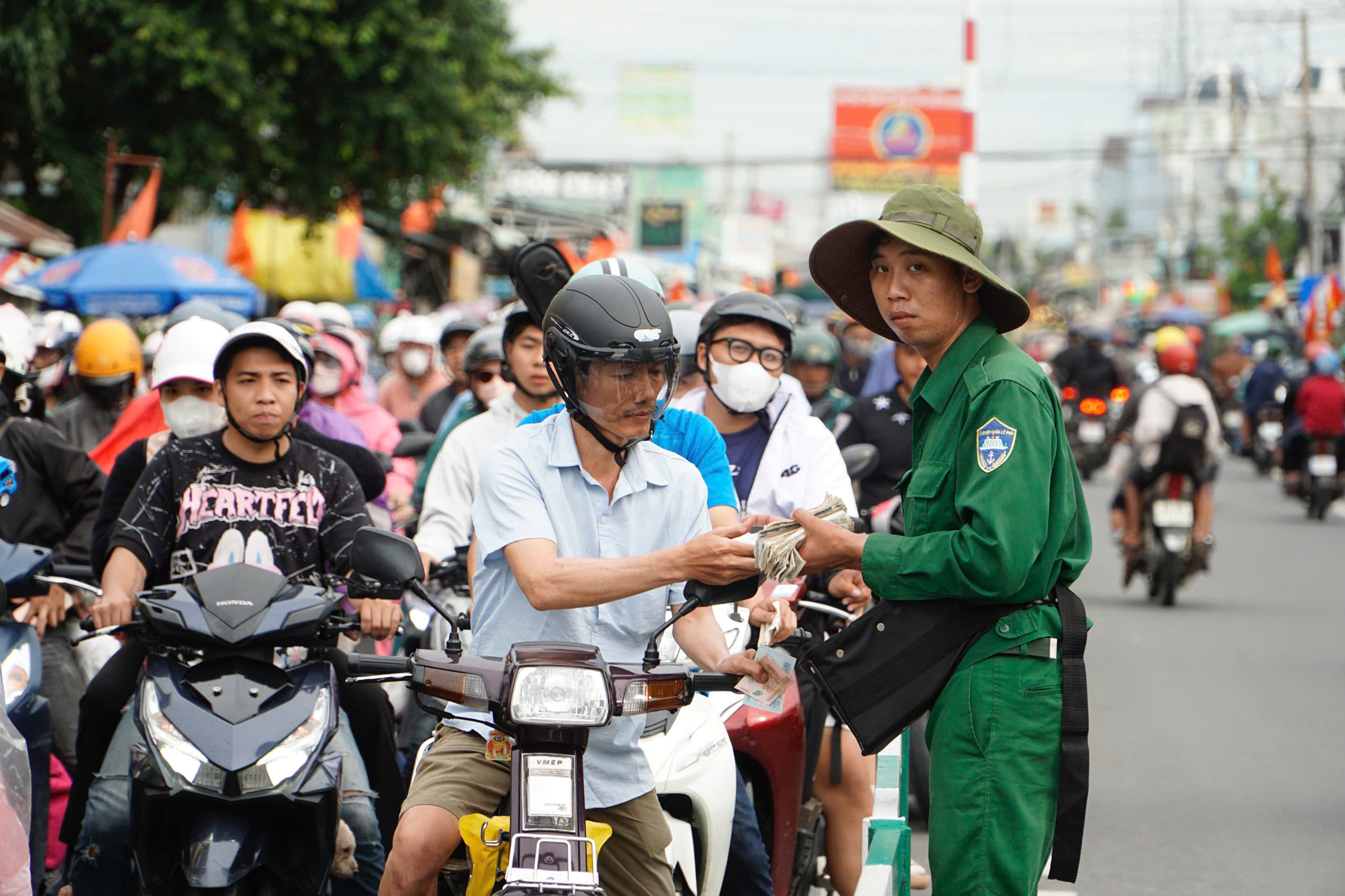 cua-ngo-phia-tay-155.jpg