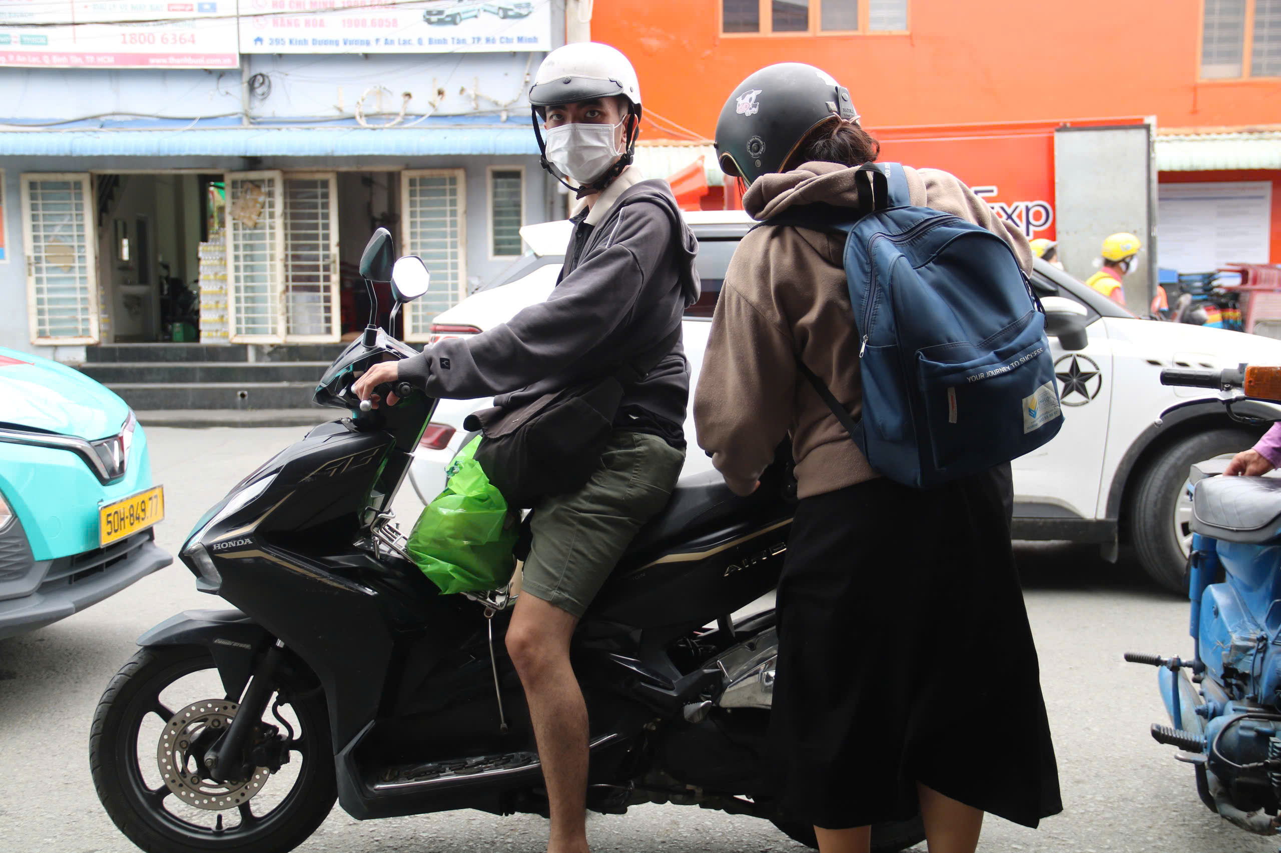 cua-ngo-tp.hcm-10.jpg