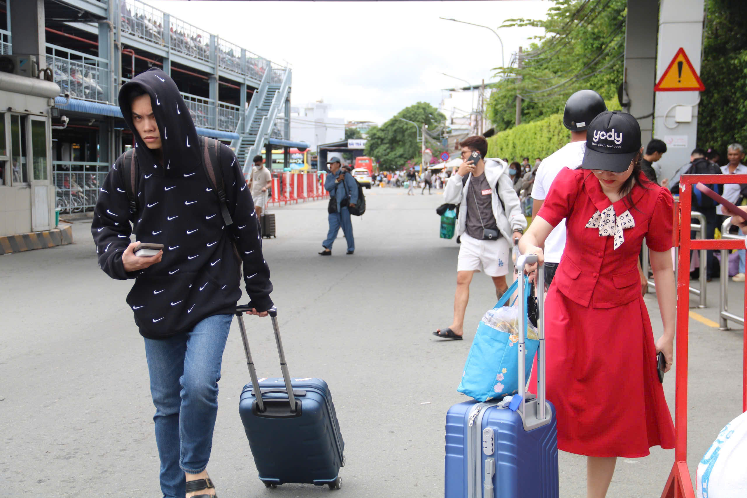 cua-ngo-tp.hcm-11.jpg