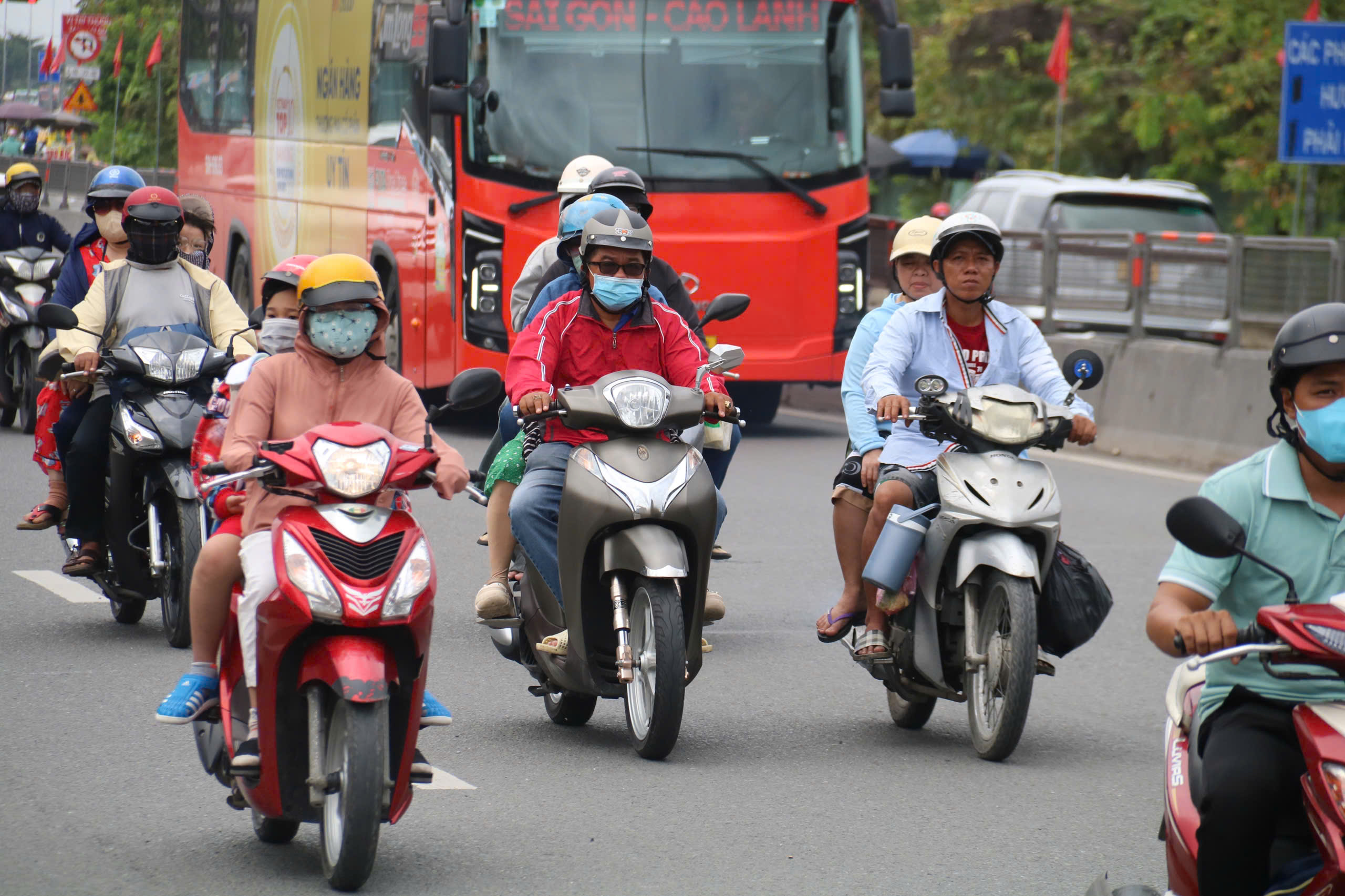cua-ngo-tp.hcm-2.jpg