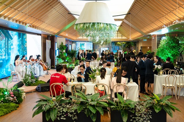 essensia-parkway-gay-tieng-vang-lon-tren-thi-truong-danh-dau-hop-tac-dang-cap-cung-worldhotels1.jpg