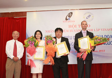 Đức Huy - “Doanh nghiệp tin cậy vì người tiêu dùng”