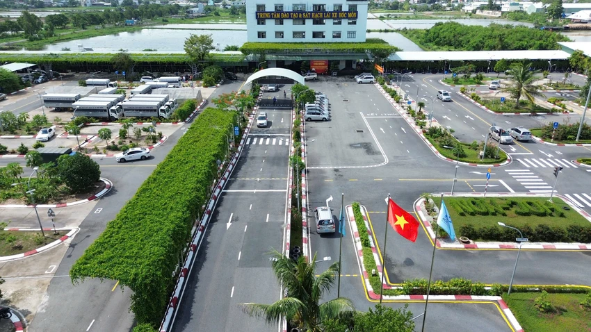 sat-hach-lai-xe-cuoi-tuan-o-tp-hcm-den-sang-suot-dem-csgt-lam-khong-nghi-4-2784-7924.jpg