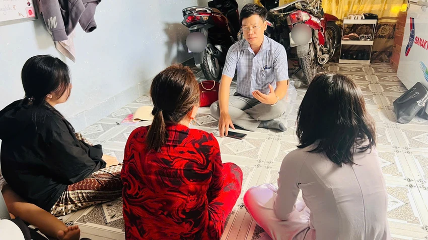 khoi-to-bat-tam-giam-nguoi-cha-bi-to-hiep-dam-2-con-gai-ruot-o-tp-hcm-6315-9203.jpg