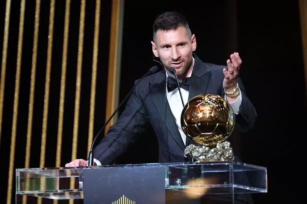 messi-qua-bong-vang-thu-tam.jpg
