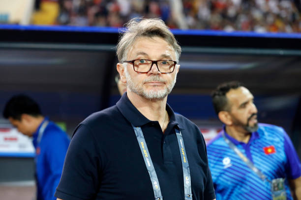 HLV Troussier chính thức chia tay bóng đá Việt Nam. ẢNH: GETTY
