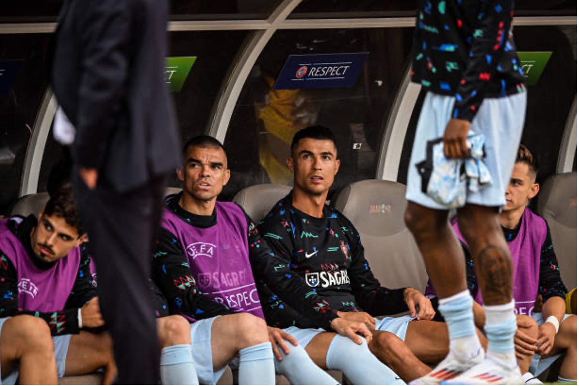ronaldo-bo-dao-nha.jpg