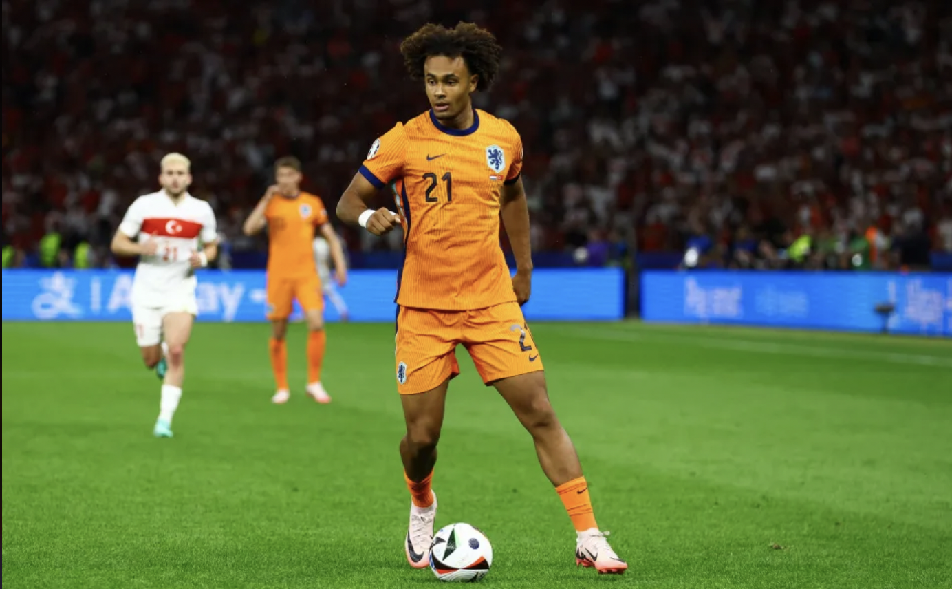 manchester-united-Zirkzee.png