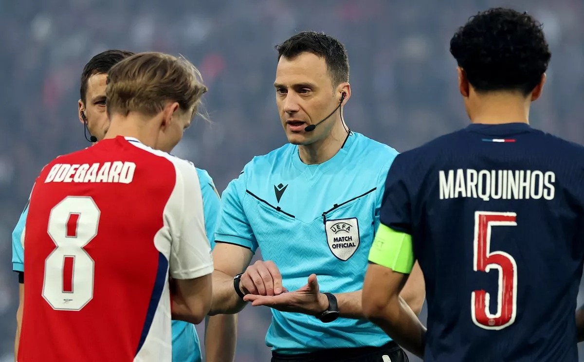 uefa-Zwayer.jpg