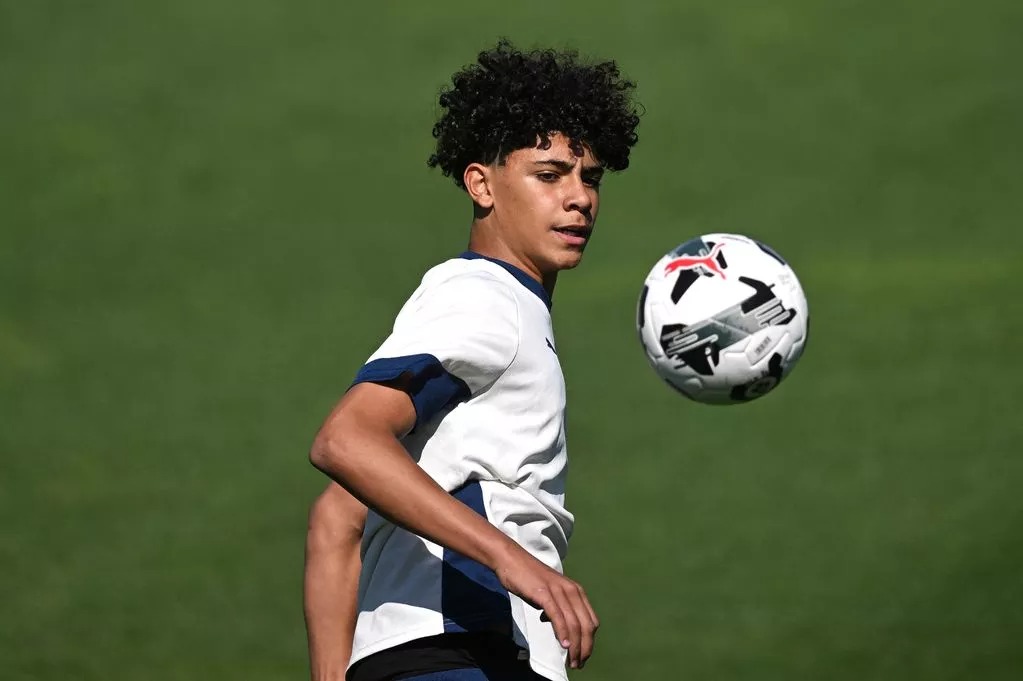 Cristiano Ronaldo Jr từ chối nói chuyện với bố và bị phạt nặng