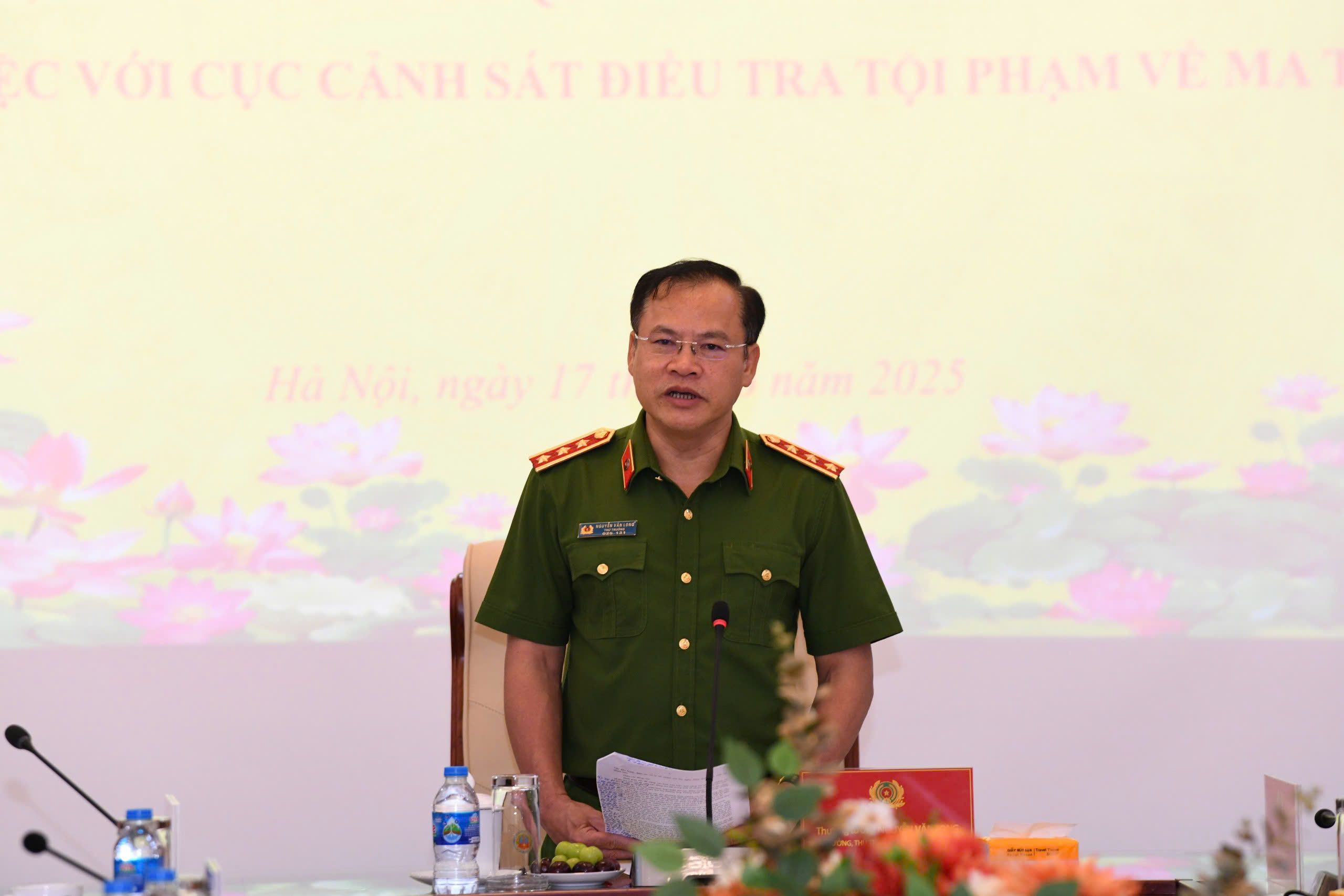 thu-truong-nguyen-van-long.jpg