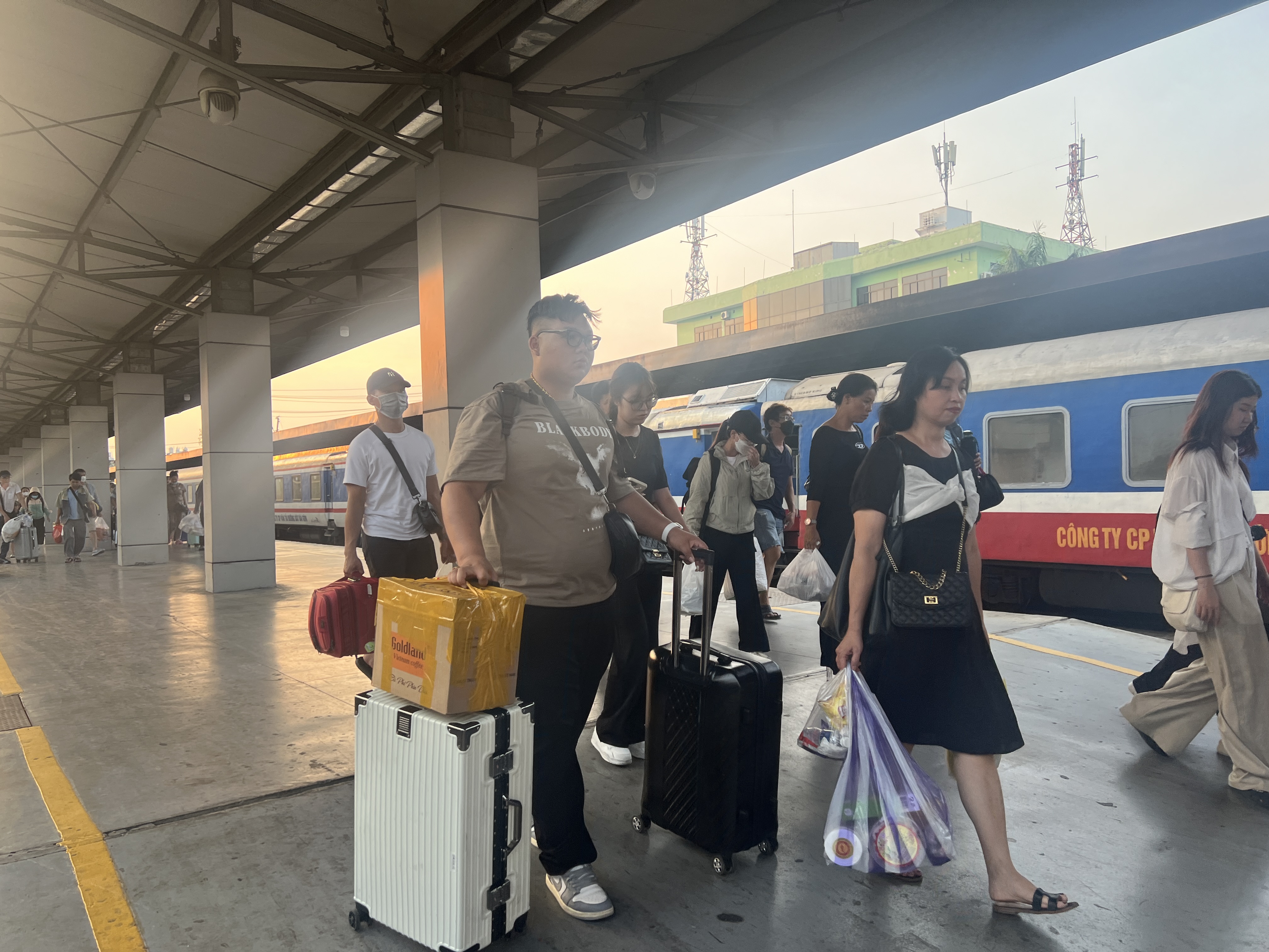 quay-tro-lai-tphcm-9-3568.jpg
