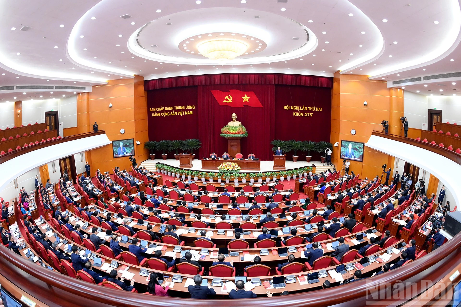 hoi-nghi-trung-uong-2-khoa-xiv-nhandan-9-4363-8678.jpg