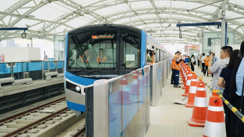 Nhà thầu Hitachi yêu cầu được bồi thường 4.000 tỉ trong dự án tuyến metro số 1.