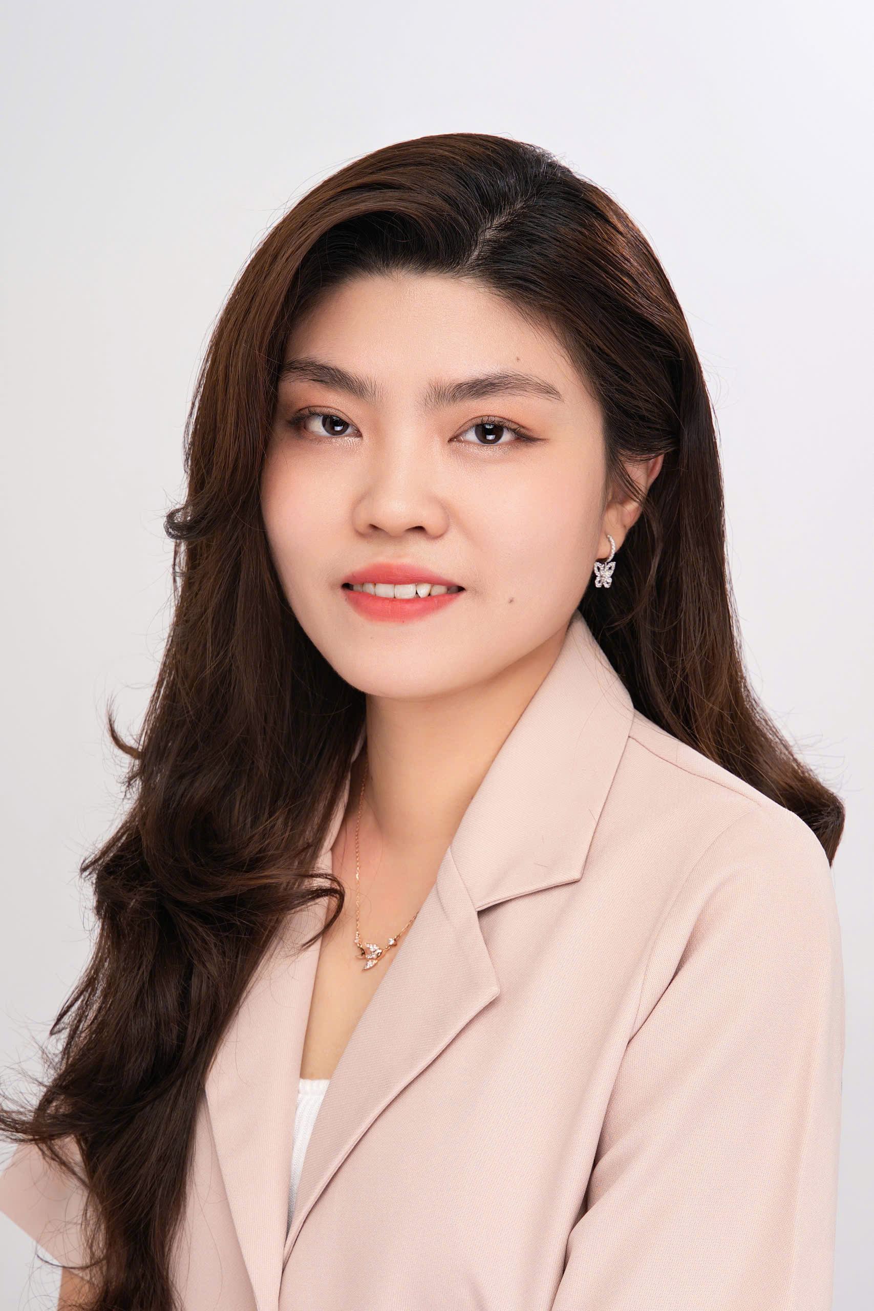 Ho Thuy Tien.jpg