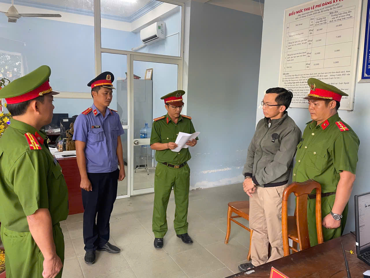 nữ sinh lớp 10