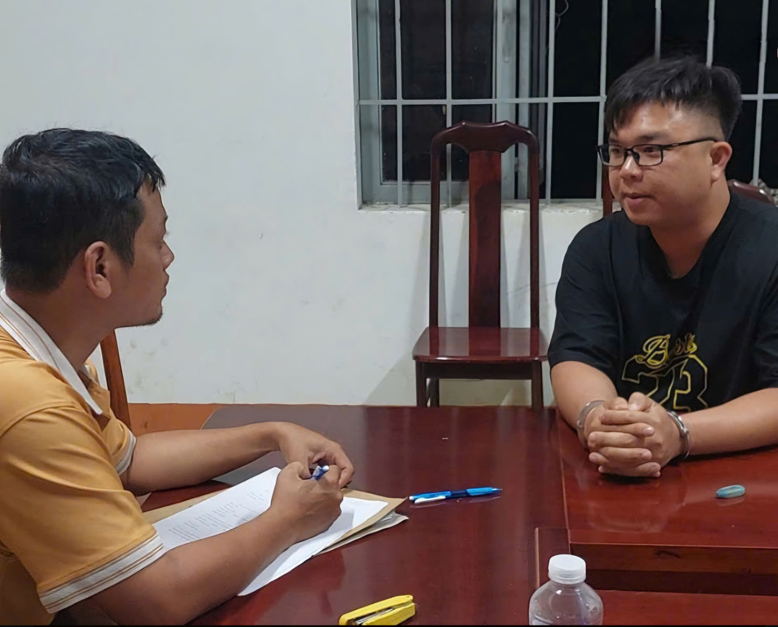 lệnh truy nã