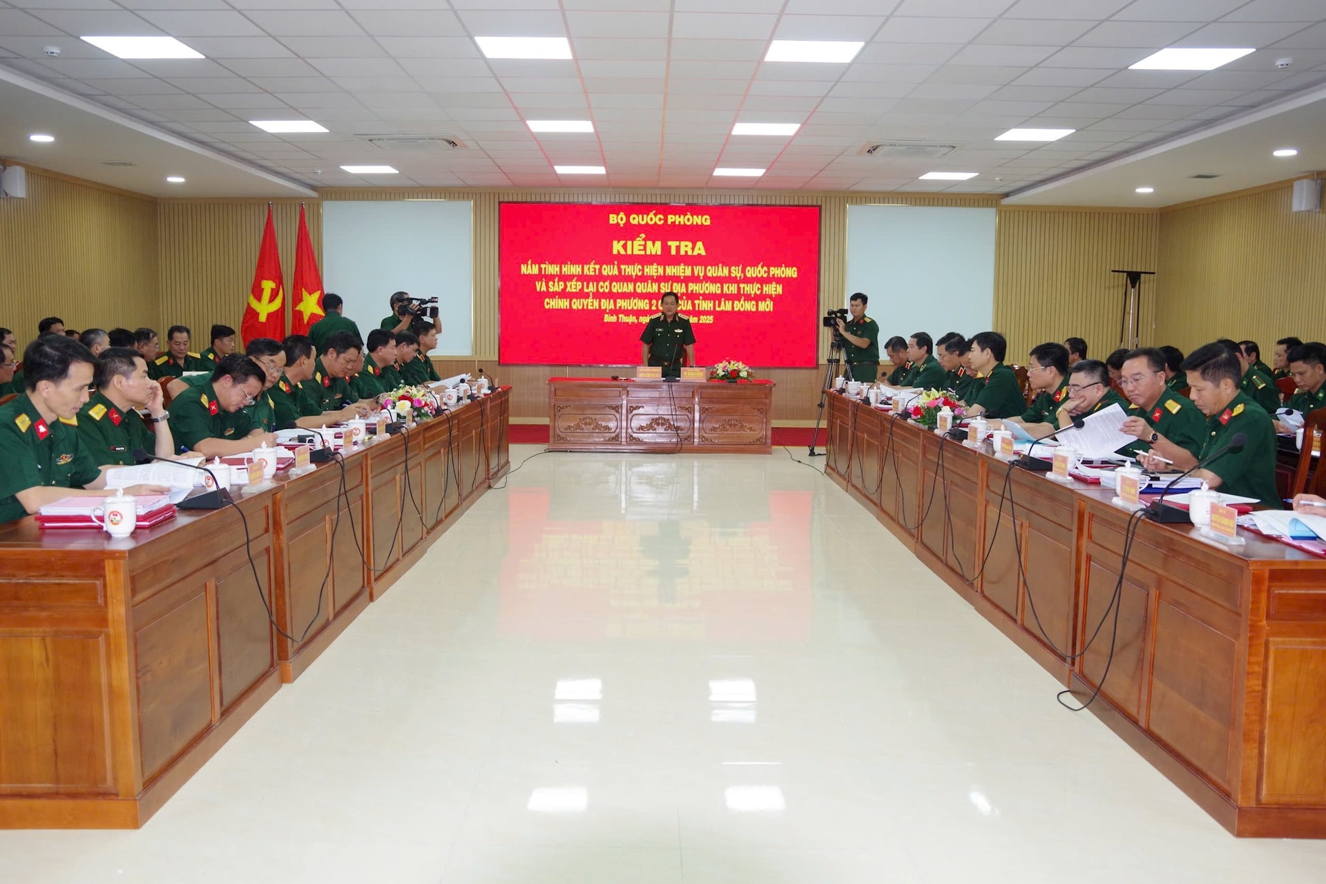 ban-thuong-vu (1).jpg