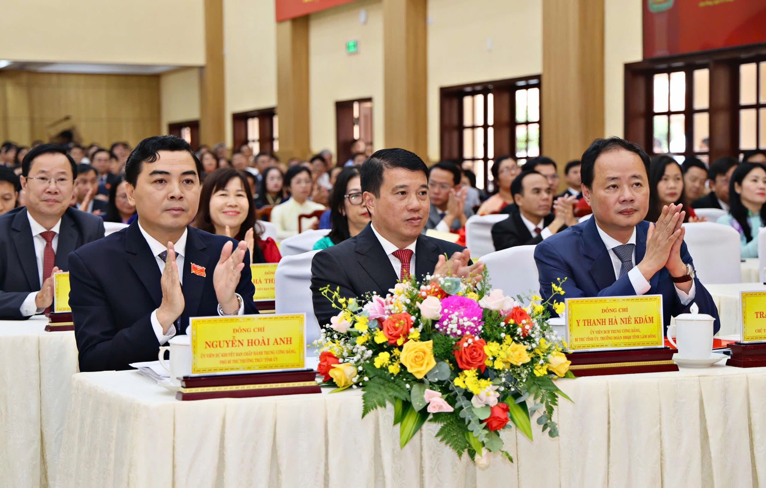 ban-thuong-vu-tinh-uy (1).jpg