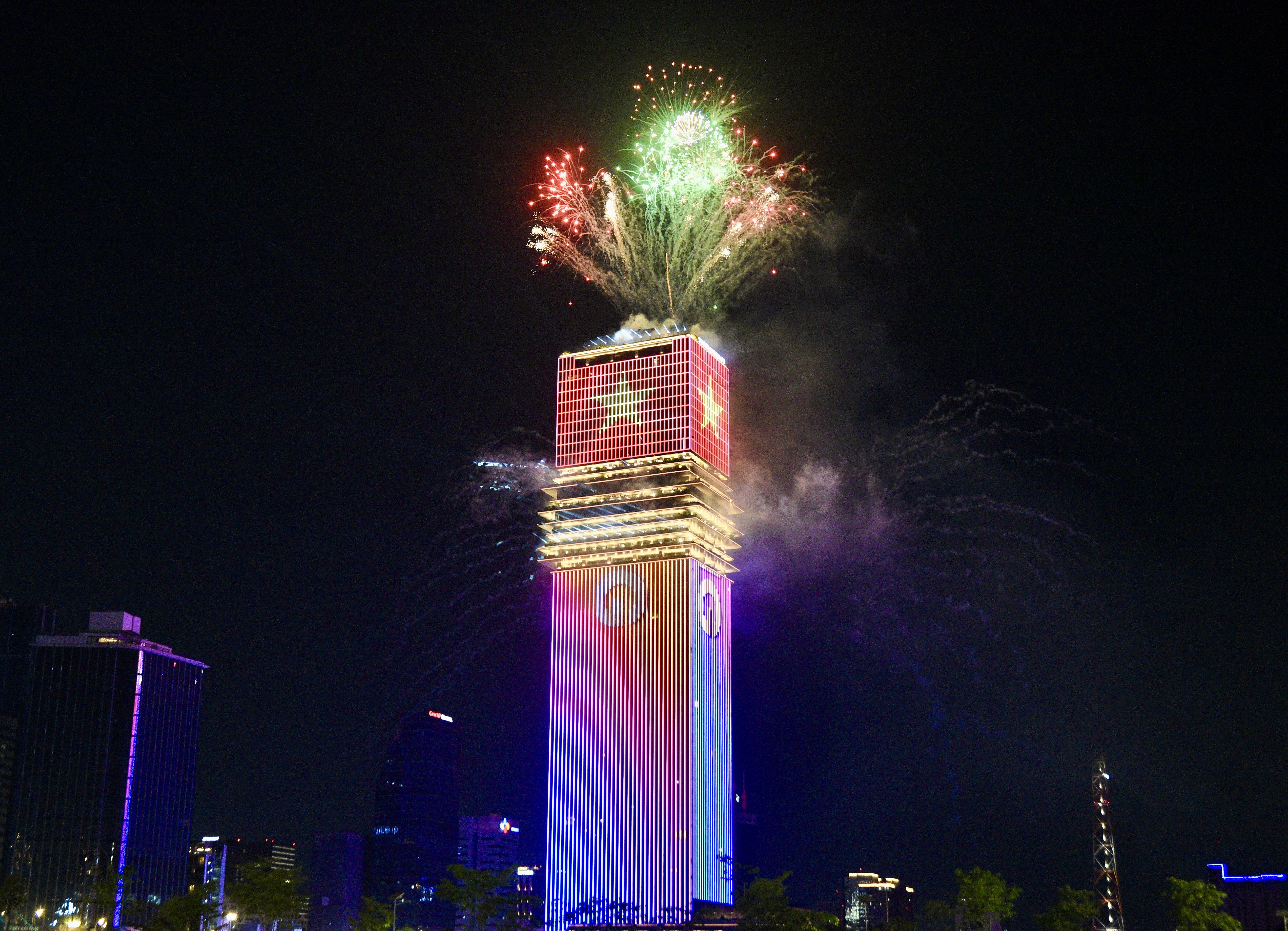 pháo hoa  (4).jpg