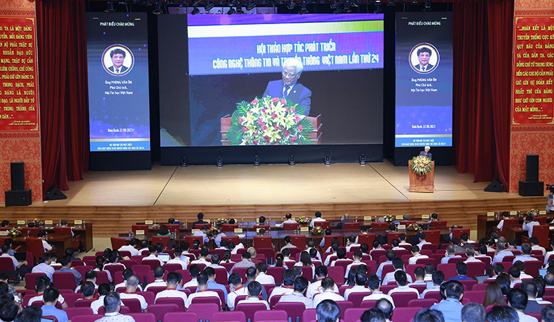 hoi-thao-cntt 1.JPG