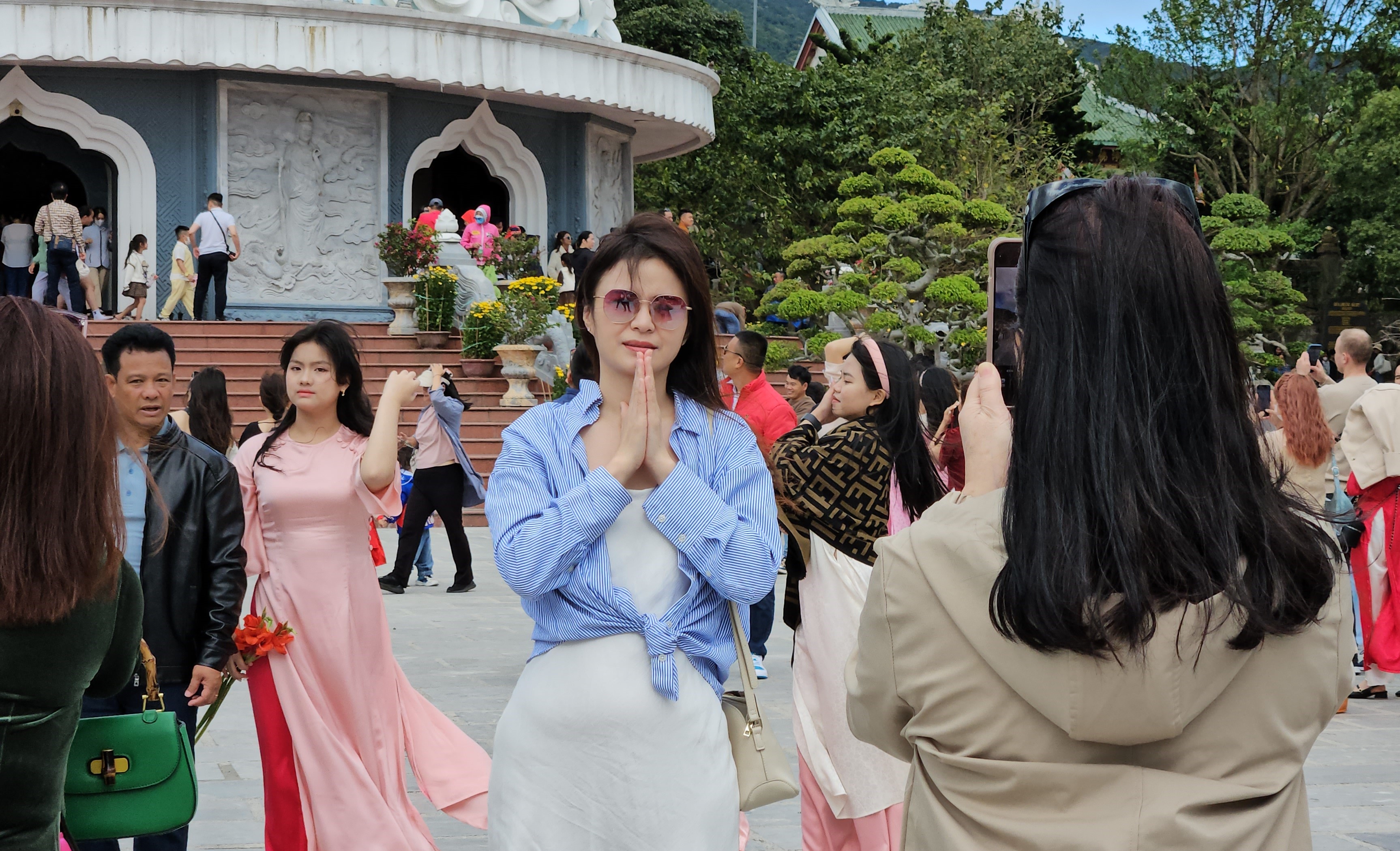 ngoi-chua-lon-nhat-da-nang-8.jpg
