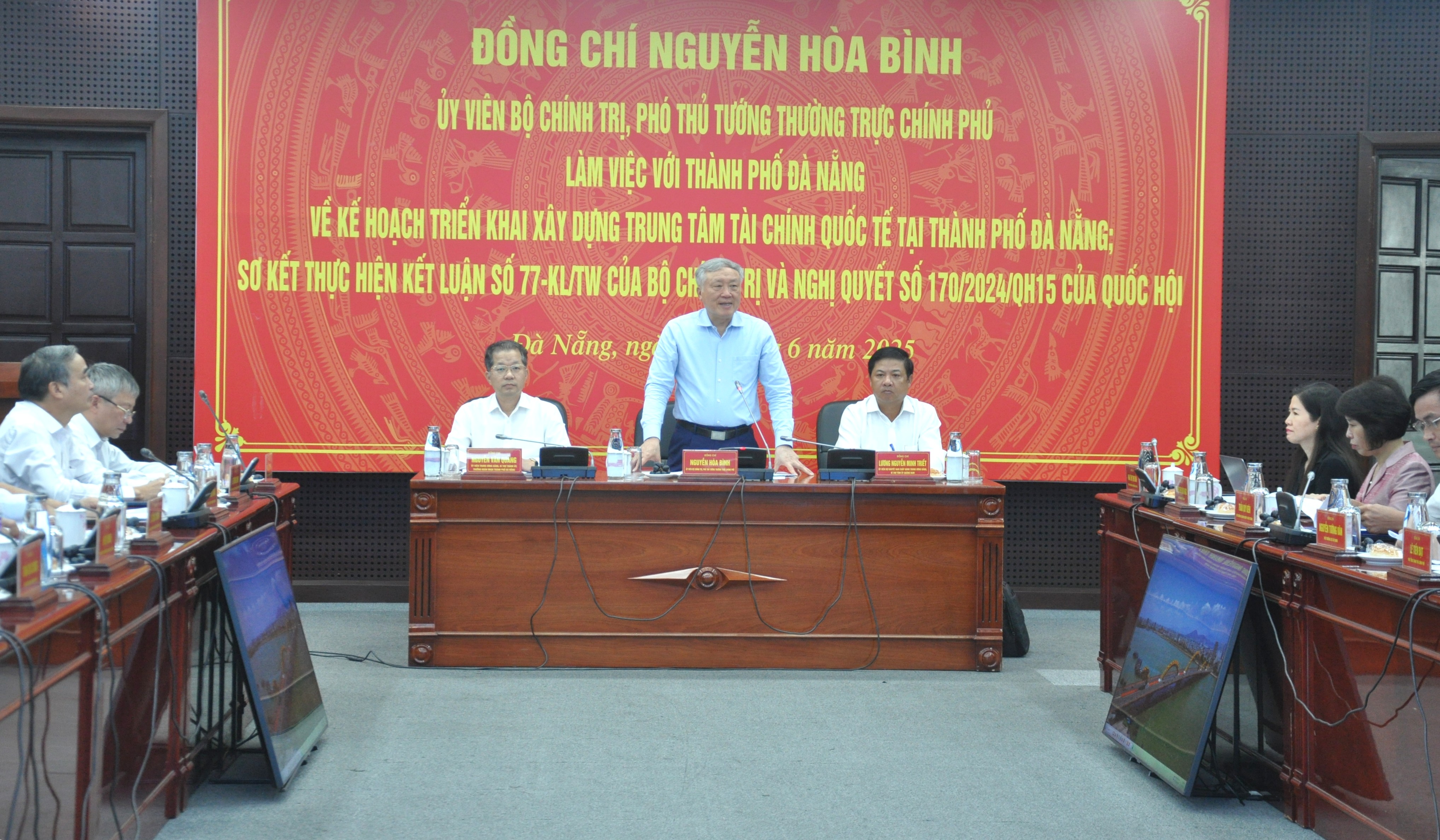 phó thủ tướng thường trực
