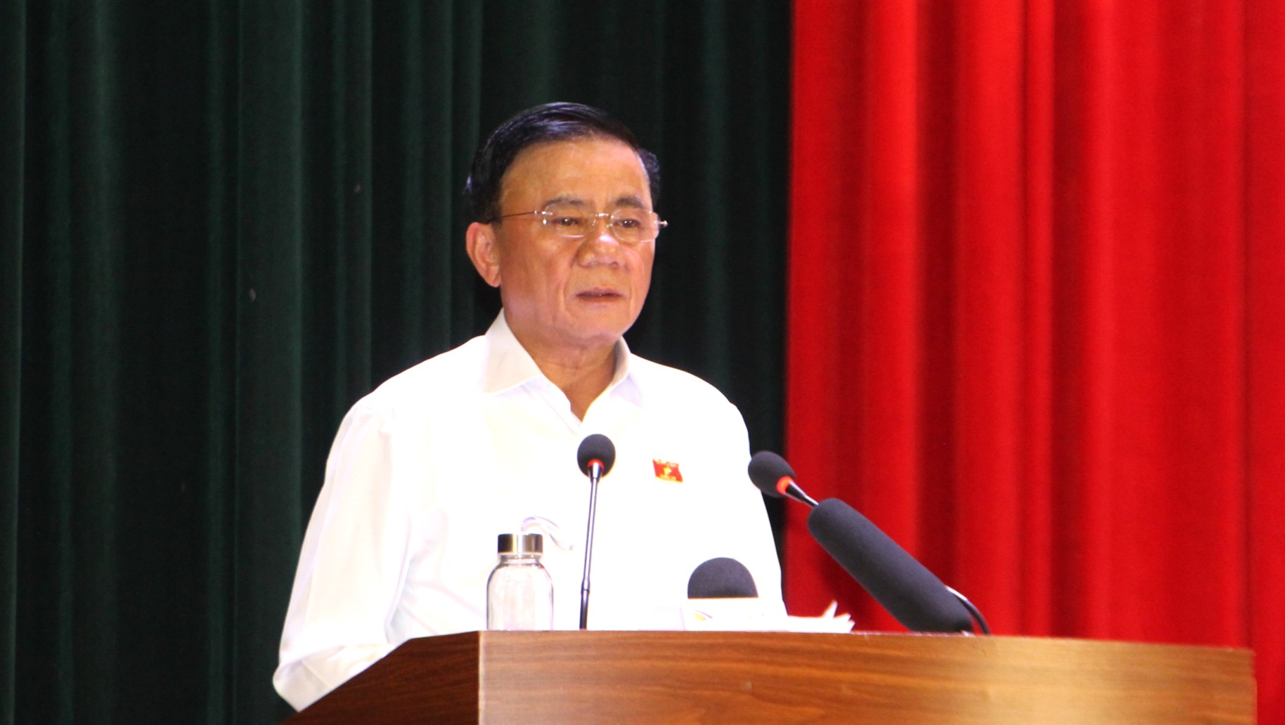 thuong-truc-ban-bi-thu.JPG