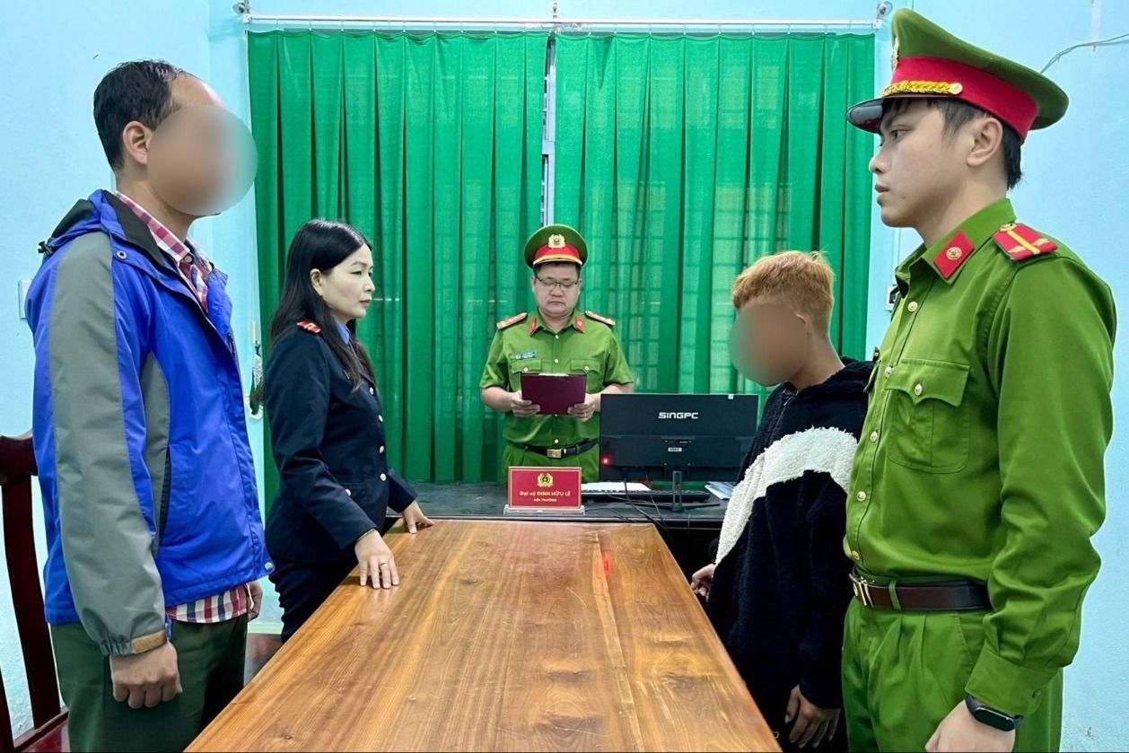 T bị bắt sau khi thiếu nữ đến trung tâm y tế sinh con