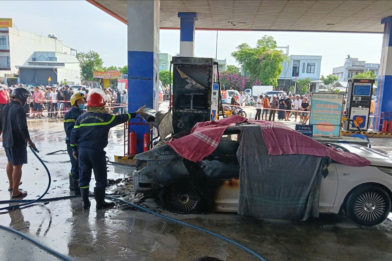 Ô tô chở pin mà không mang giấy phép có thể bị phạt 14 triệu đồng và trừ 4 điểm bằng lái xe