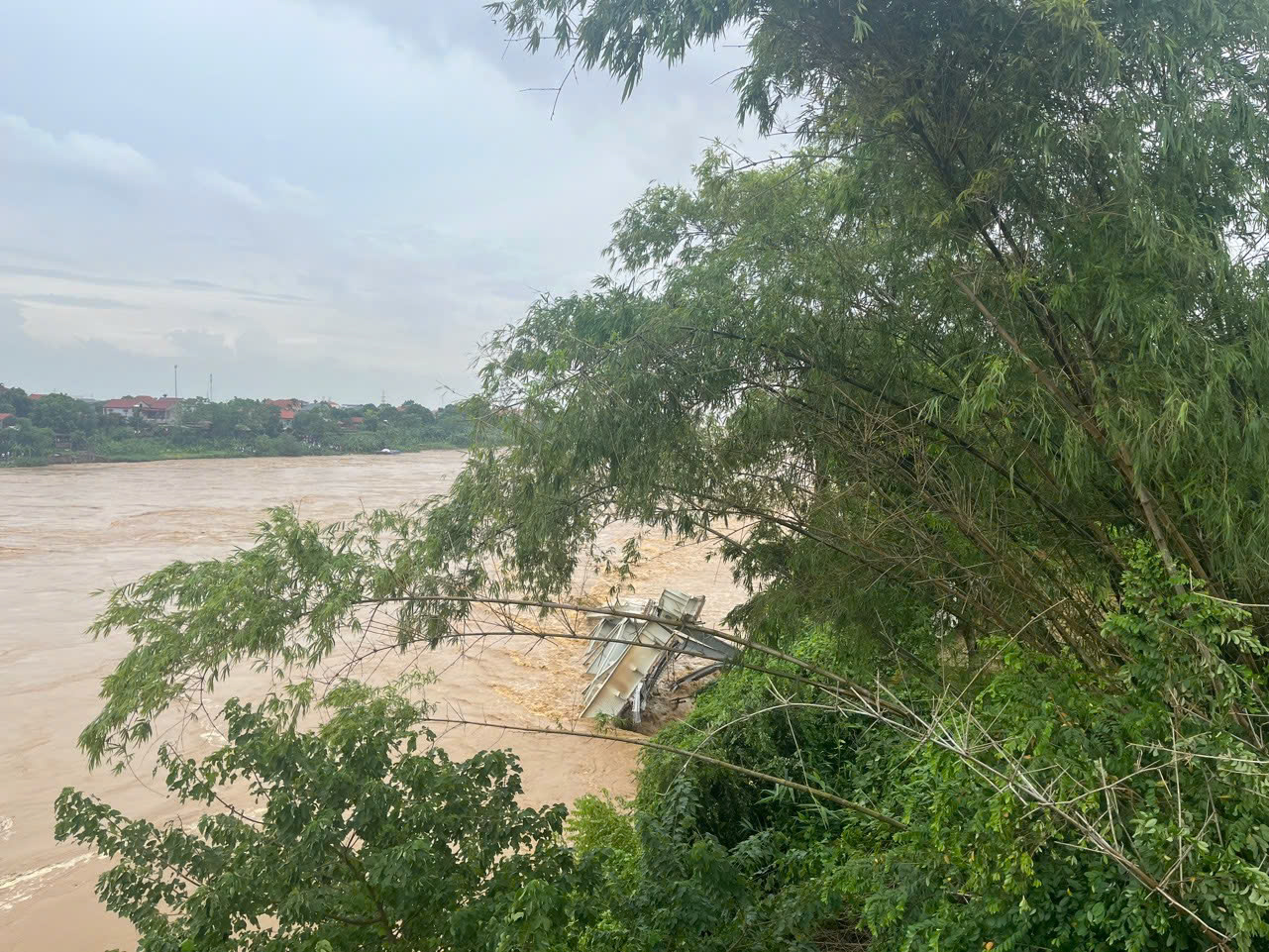 cau-phong-chau2.jpg