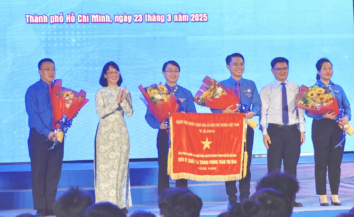 sua_huan-chuong-lao-dong-8-6311-9651.jpg