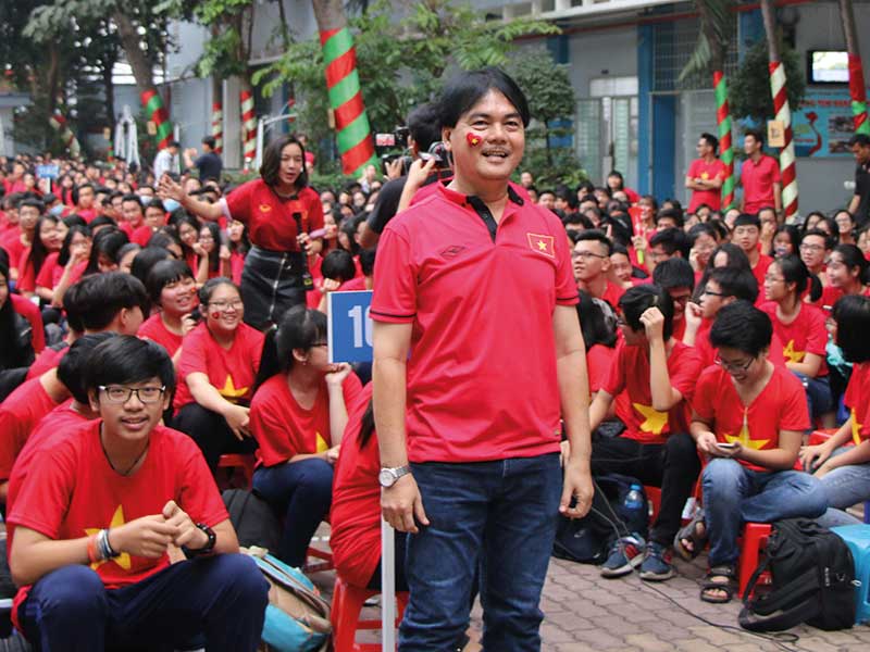 Hiệu trưởng ‘soái ca’